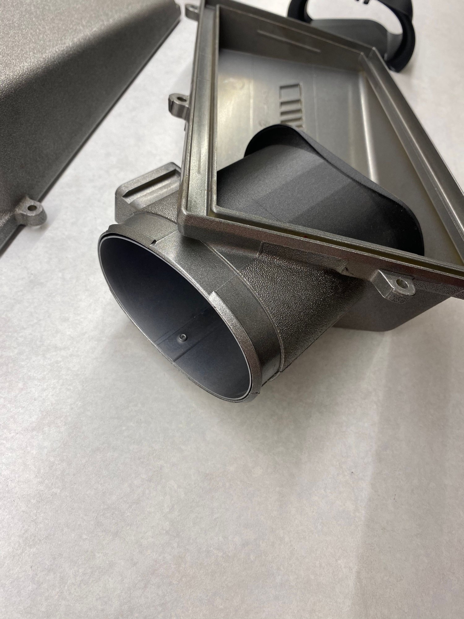 Engine - Intake/Fuel - M156 Row Airboxs - Used - 2009 to 2014 Mercedes-Benz C63 AMG - Toronto, ON L4H2G2, Canada