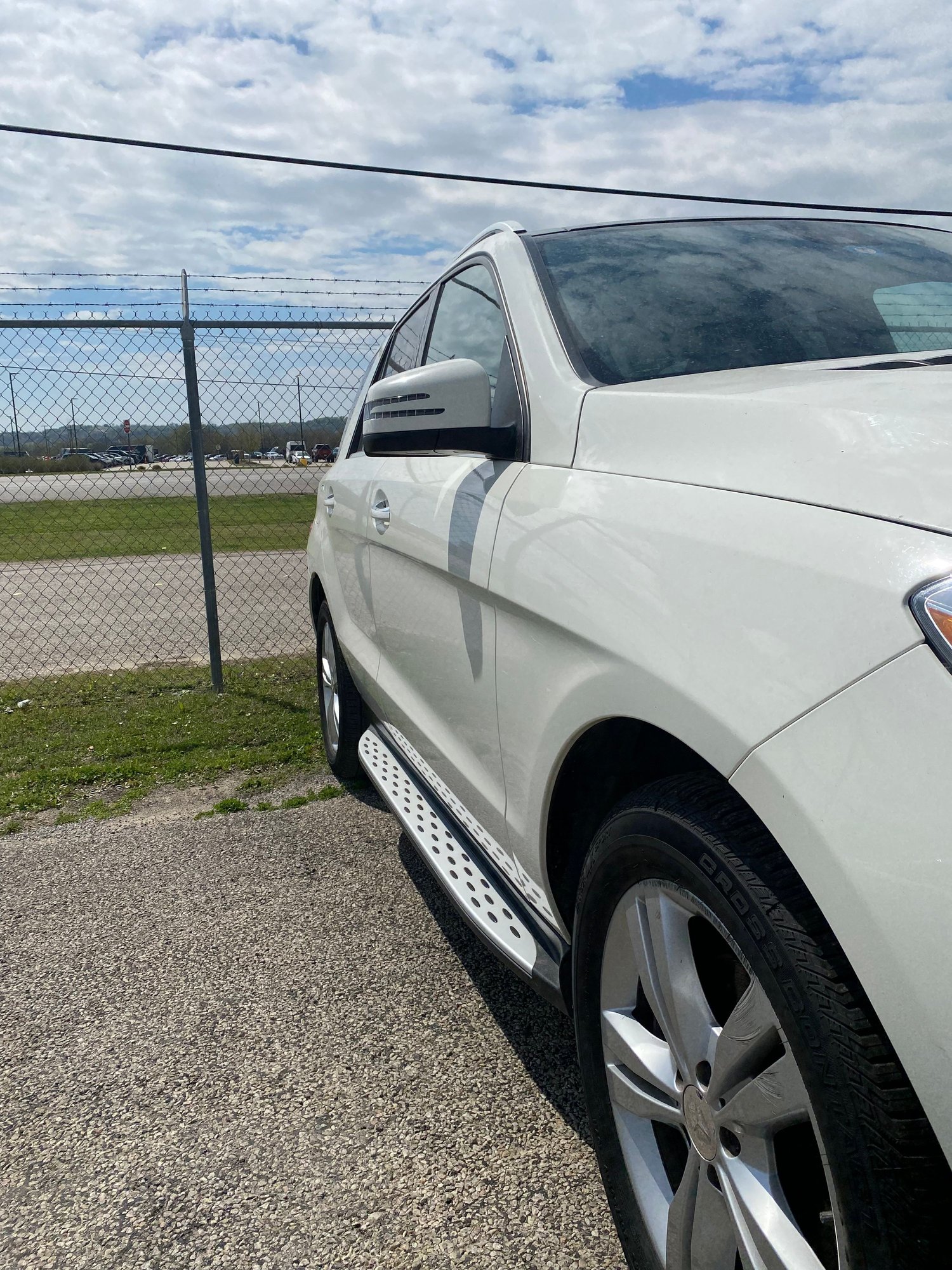 2013 Mercedes-Benz ML350 - 2013 ML 350 needs work - Used - VIN 4JGDA5HB6DA188309 - 190,000 Miles - 6 cyl - AWD - Automatic - SUV - White - Fort Worth, TX 76110, United States