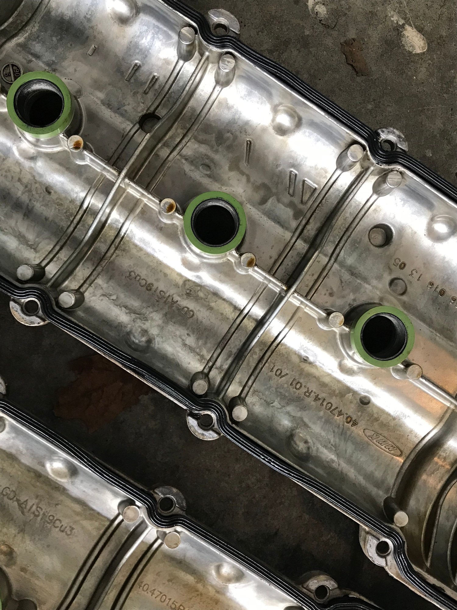 Engine - Intake/Fuel - M156 AMG E63 Cylinder Head Covers a1560161305 - Used - 2007 to 2010 Mercedes-Benz E63 AMG - Cincinnati, OH 45211, United States