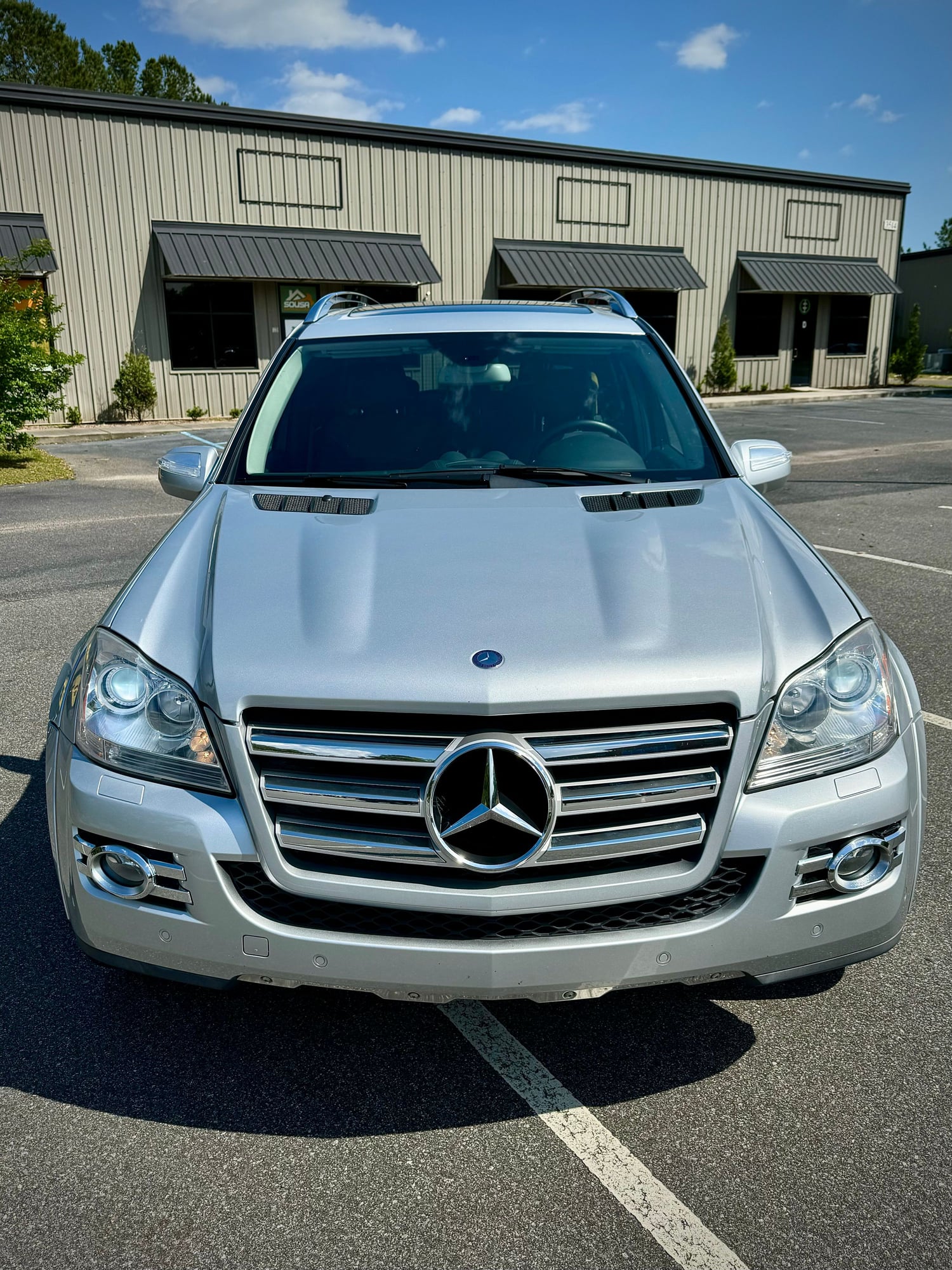 2009 Mercedes-Benz GL550 - 2009 GL550 w/ all service history since new - Used - VIN 4JGBF86E09A527063 - 97,000 Miles - 8 cyl - AWD - Automatic - SUV - Silver - Summerville, SC 29483, United States