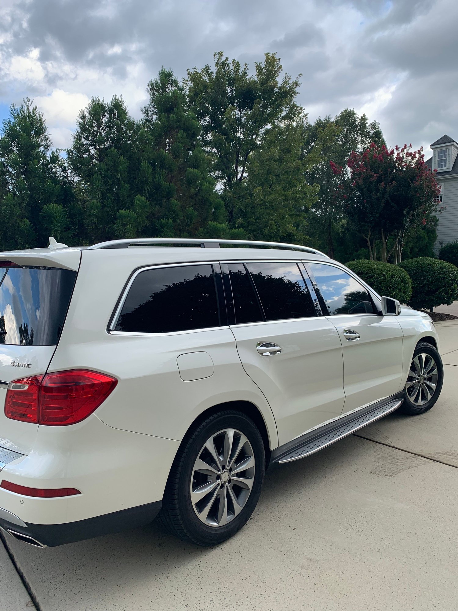 2015 Mercedes-Benz GL450 - CERTIFIED 2015 Mercedes-Benz GL450 (Highly-optioned!) - Used - VIN 4JGDF6EEXFA524858 - 57,200 Miles - 6 cyl - AWD - Automatic - SUV - White - Cary, NC 27519, United States