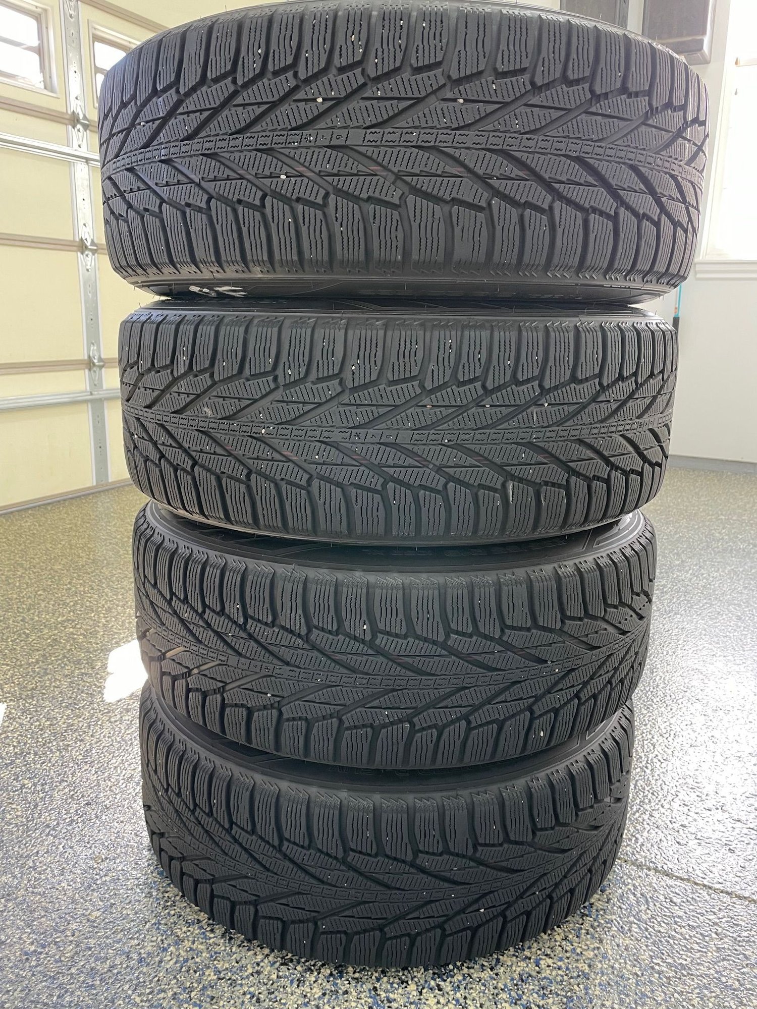 Wheels and Tires/Axles - Winter Wheel/Tire Package: MANDRUS Estrella 19x8.5 5x112 et32 with NOKIAN 235/55R19 - Used - -1 to 2025  All Models - Kalamazoo, MI 49024, United States