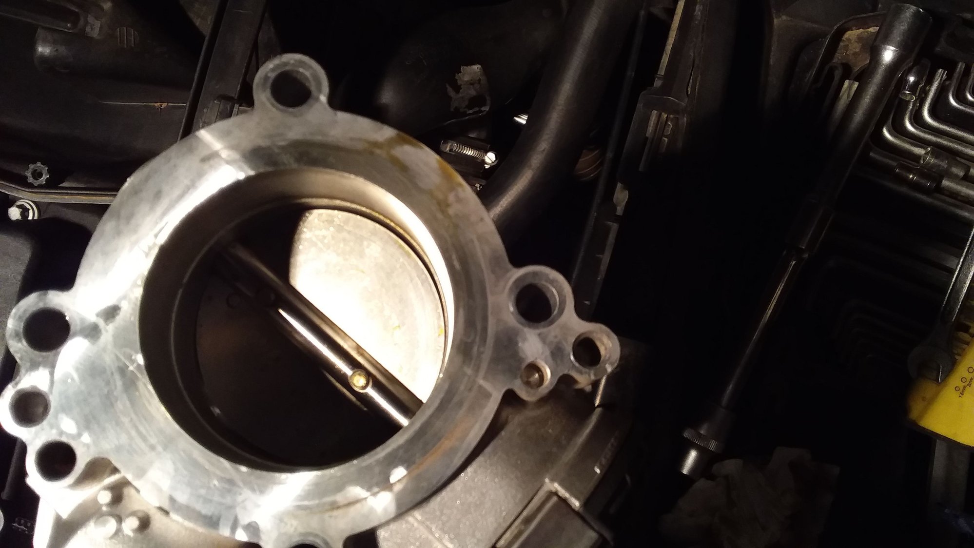 Oil in the throttle body c200 2008 w204 Forums