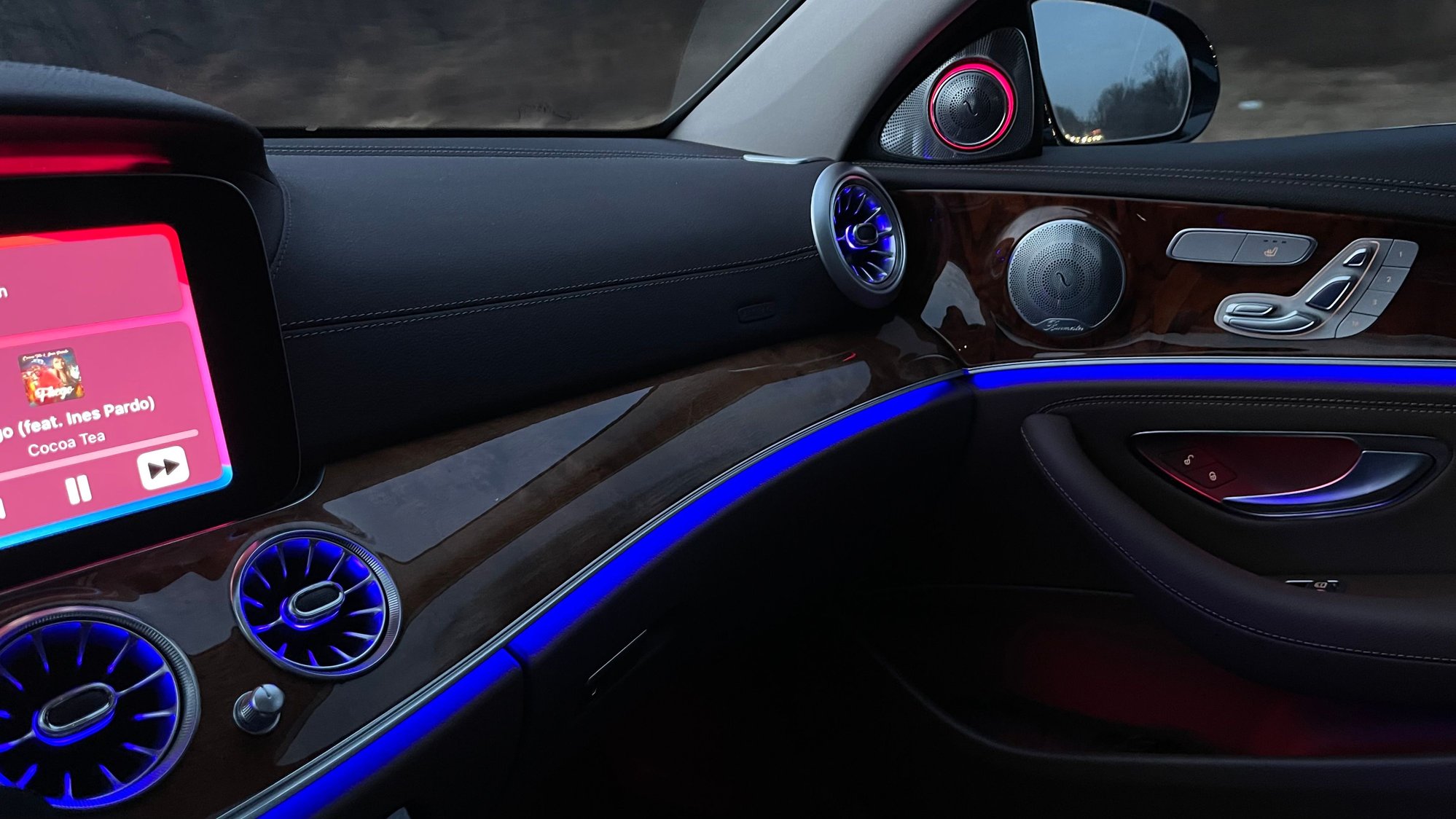 LED 3D rotating speaker 