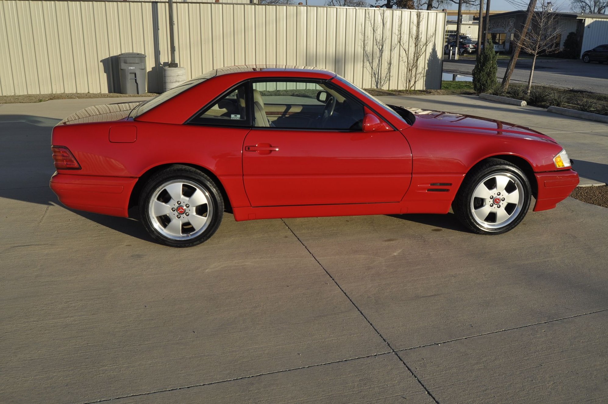 1999 Mercedes-Benz SL500 - 1999 SL500 Red on Safron, 72k miles - Used - VIN WDBFA68F9XF172259 - 72,500 Miles - 8 cyl - 2WD - Automatic - Convertible - Red - Dallas, TX 75229, United States