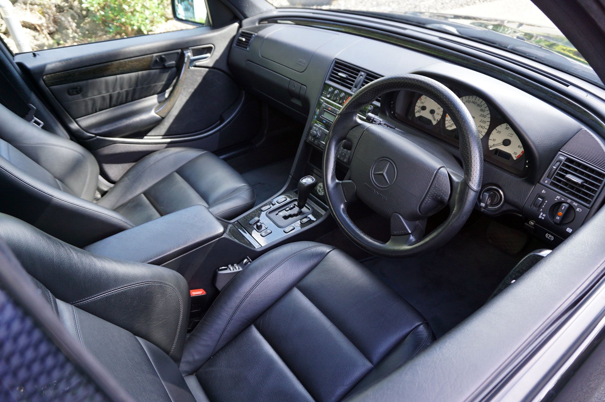 Mercedes Benz w202 Interior