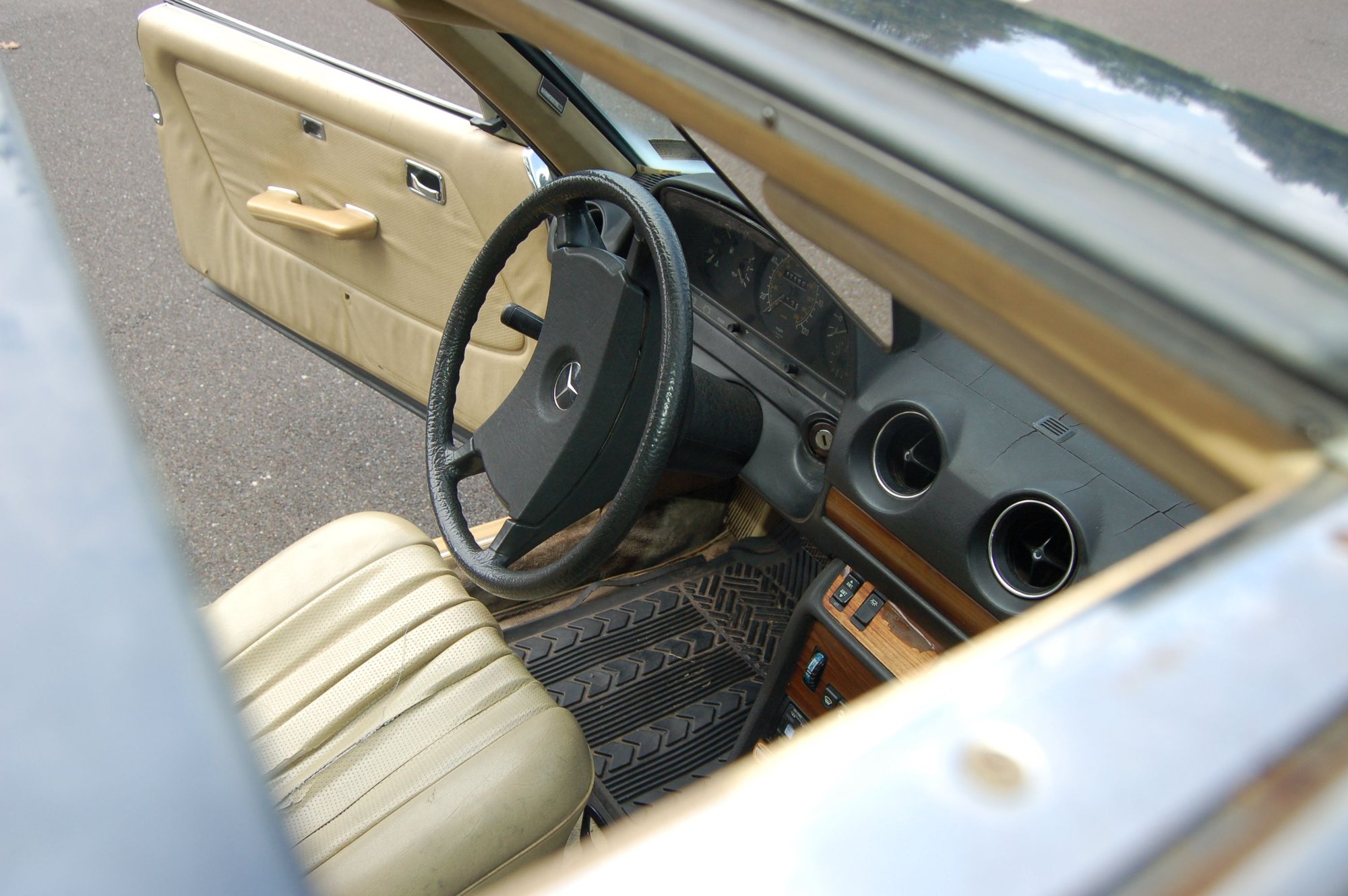 1983 Mercedes-Benz 300CD - Coupe Classic in Midnight Blue - Used - VIN WDBAB53A4DB003220 - 315,000 Miles - 5 cyl - 2WD - Automatic - Coupe - Blue - Souderton, PA 18964, United States