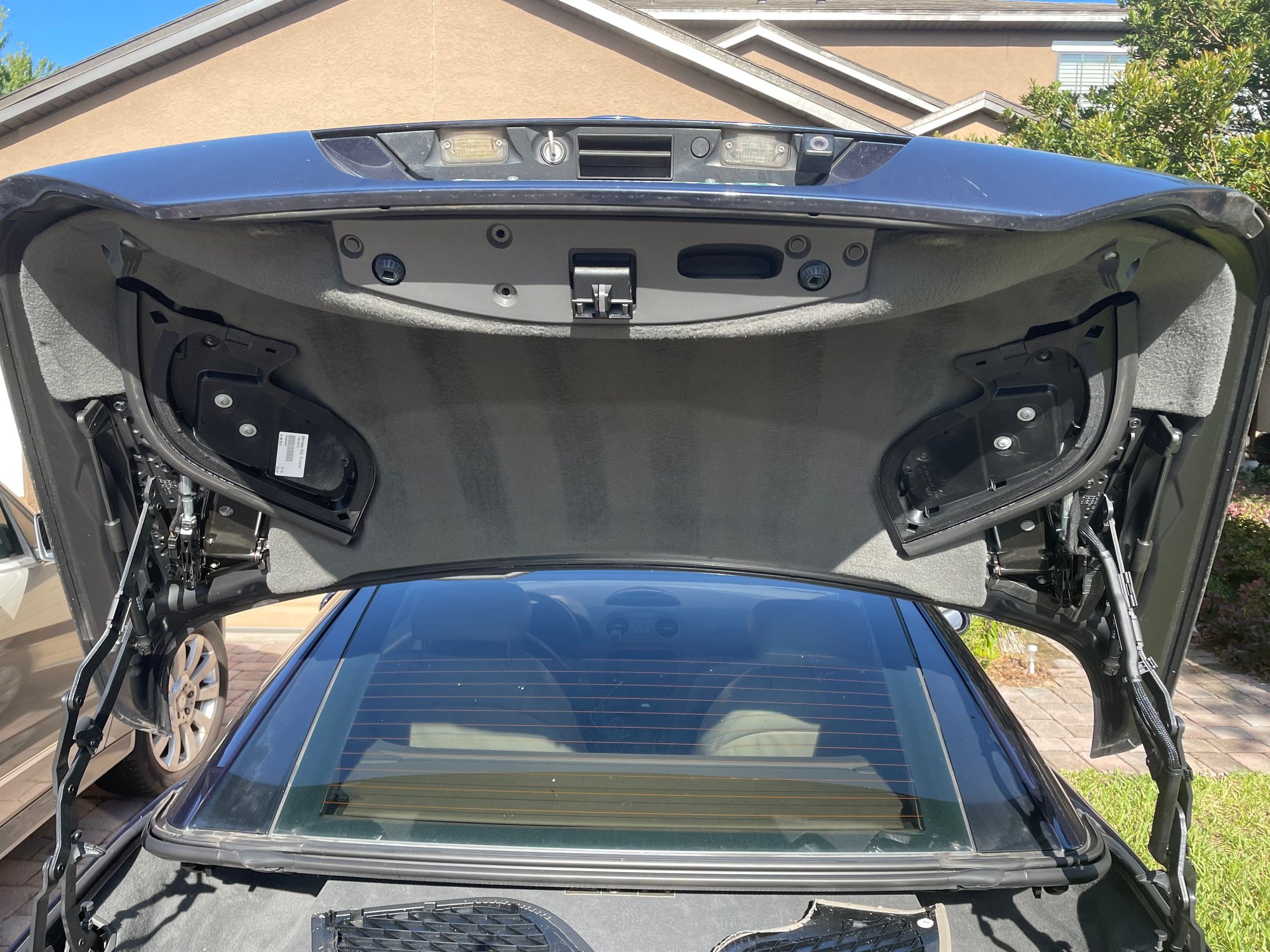 SL/R230 2003 SL500 trunk flaps Forums