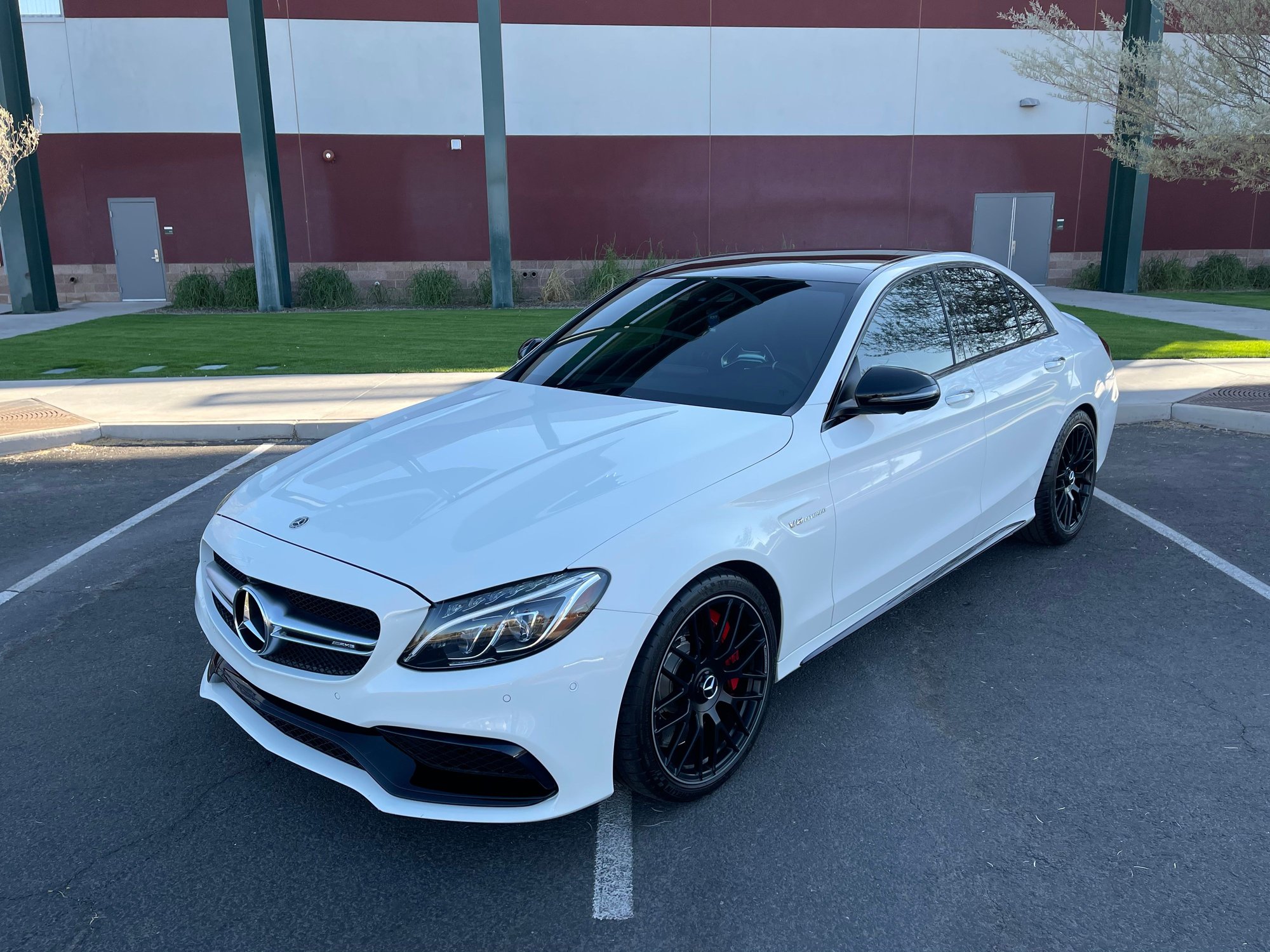 2018 Mercedes-Benz C63 AMG S - 2018 Mercedes Benz C63S AMG - Used - VIN 55SWF8HB9JU247919 - 32,256 Miles - 8 cyl - 2WD - Automatic - Sedan - White - Tempe, AZ 85281, United States