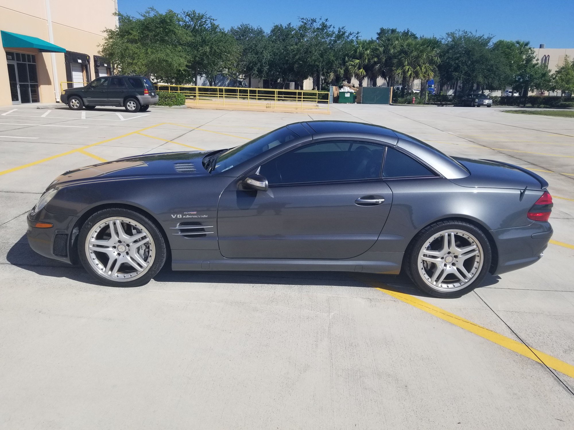 2004 Mercedes-Benz SL55 AMG - 2004 Mercedes Sl55 AMG Designo Graphite 1-owner 59k miles - Used - VIN WDBSK74F04F081576 - 59,200 Miles - 8 cyl - 2WD - Automatic - Convertible - Gray - Stuart, FL 34997, United States