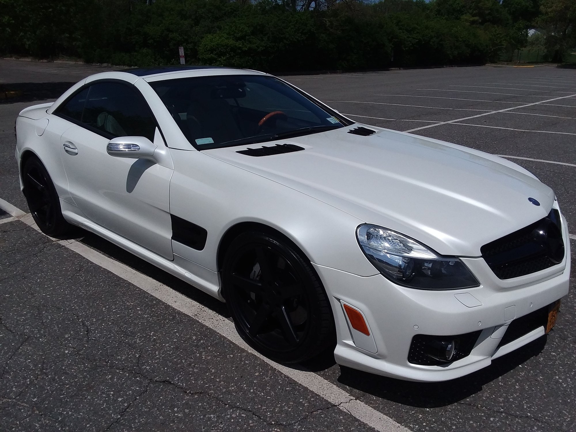 2007 Mercedes-Benz SL550 - 07 SL550 DESIGNO ROADSTER CONVERTED 2011 SL63 AMG BODY-BRAKES-EXHAUST WHITE W/WHITE - Used - VIN WDBSK71F77F133374 - 77,000 Miles - 8 cyl - 2WD - Automatic - Convertible - White - Syosset, NY 11791, United States