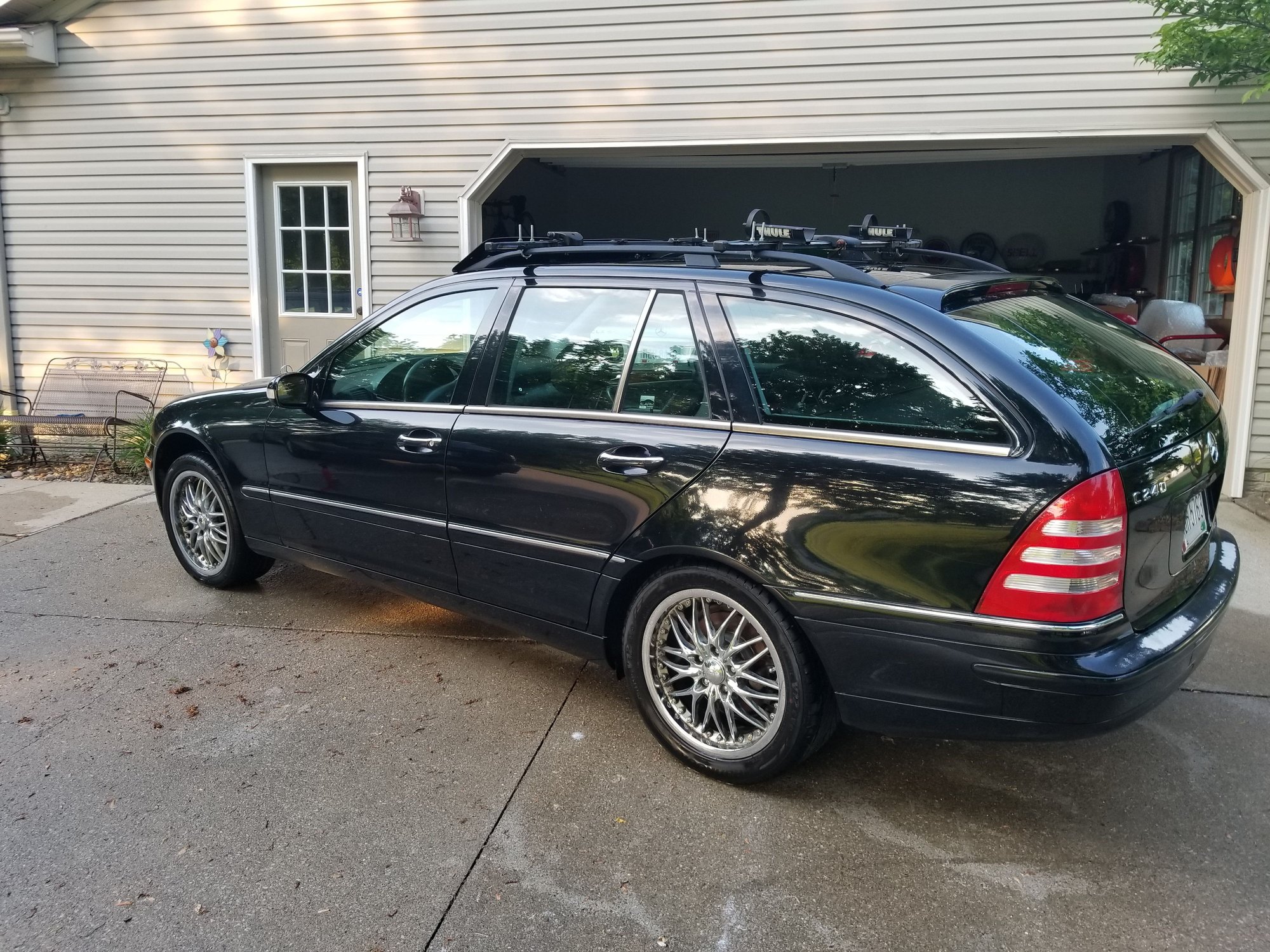2003 Mercedes-Benz C240 - WTS or WTT super rare C240 Wagon 6MT - Used - VIN WDBRH61J13F353325 - 176,000 Miles - 6 cyl - 2WD - Manual - Wagon - Black - Cleveland, OH 44035, United States