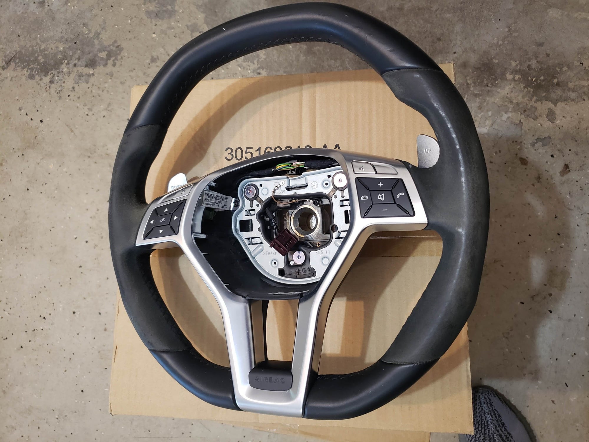 Interior/Upholstery - AMG Steering Wheel--black leather / alcantara / no airbag - Used - 2010 to 2016 Mercedes-Benz E63 AMG - 2010 to 2016 Mercedes-Benz CLS63 AMG - 2010 to 2016 Mercedes-Benz SLK55 AMG - 2010 to 2016 Mercedes-Benz C63 AMG - Flemington, NJ 08822, United States
