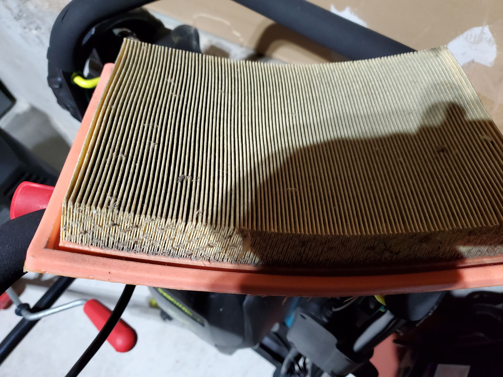 One New Mann-Filter Air Filter C28004 for Mercedes MB