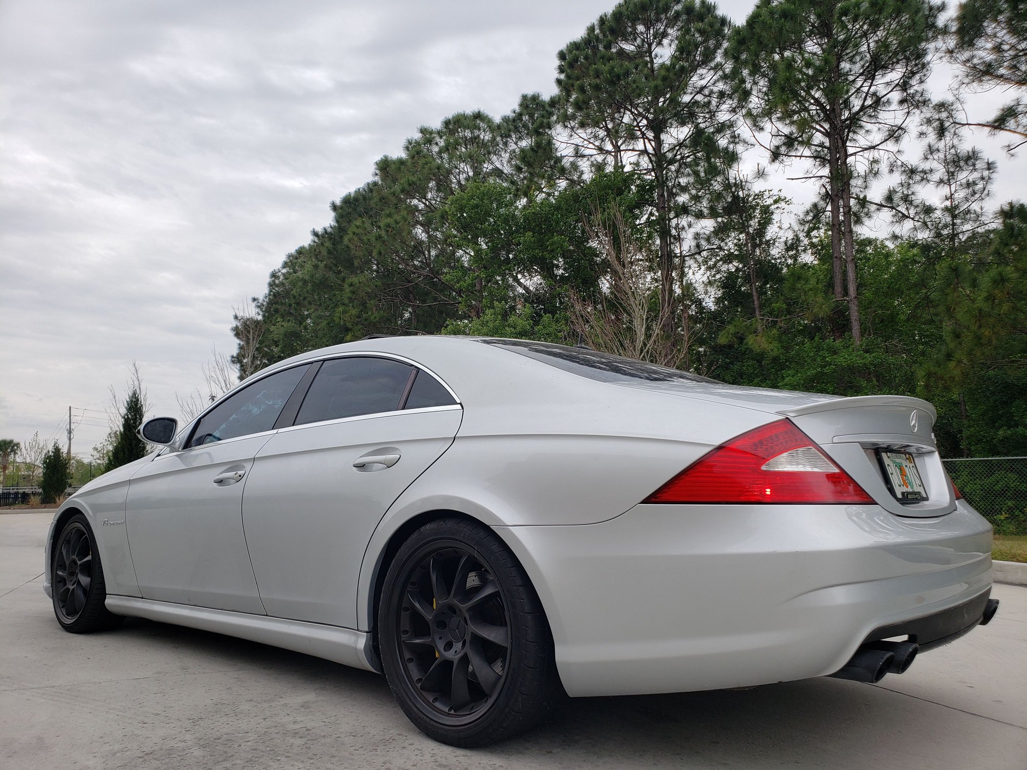 2006 Mercedes-Benz CLS55 AMG - 2006 MERCEDES BENZ CLS55 AMG - Used - VIN WDDDJ76X16A069946 - 89,818 Miles - 8 cyl - 2WD - Automatic - Coupe - Silver - Orlando, FL 32811, United States