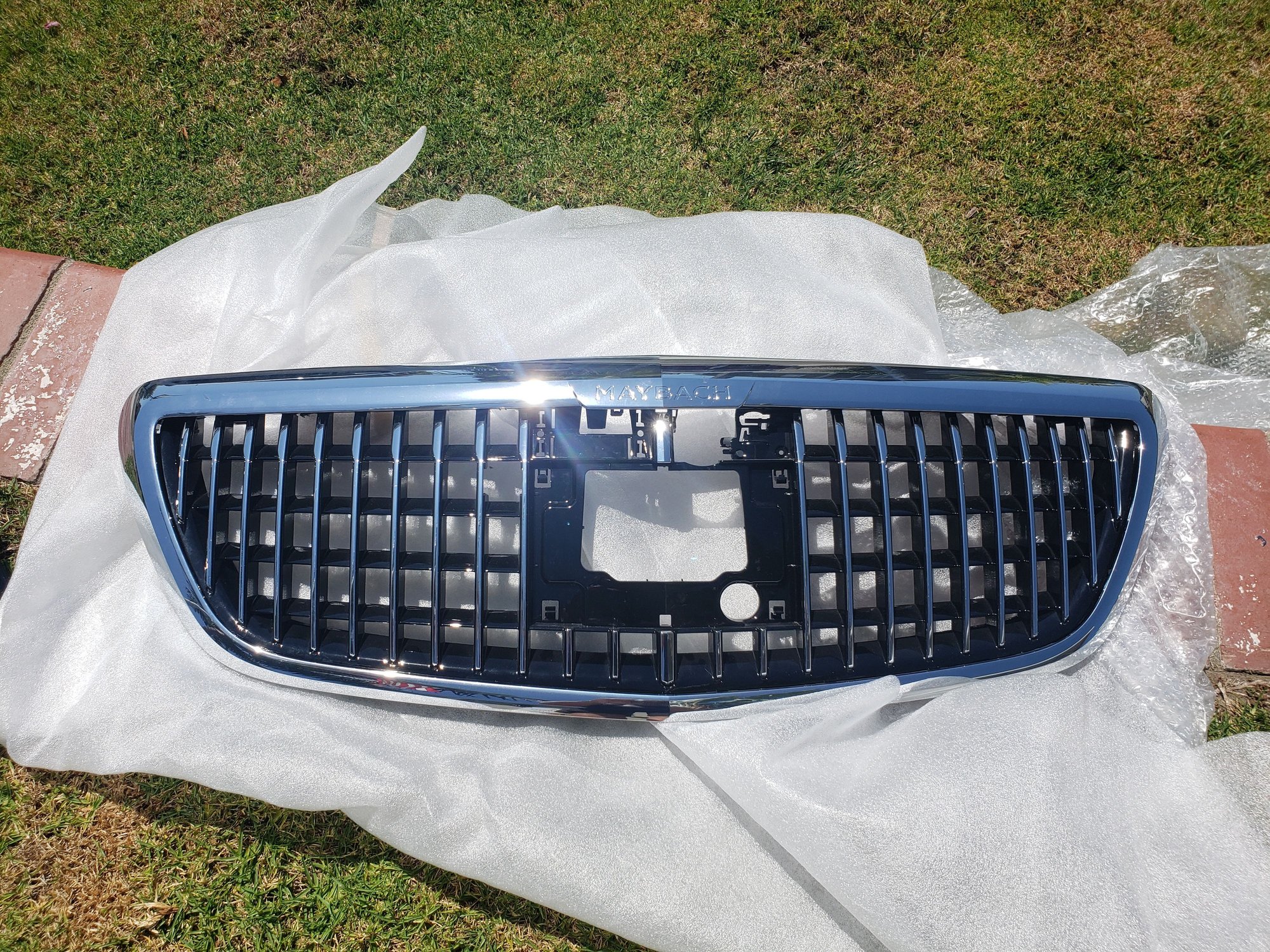Exterior Body Parts - 2020 Maybach S650 X222 exterior body parts- Front bumper, grill, rear insert w/tips - New - 2020 Maybach All Models - Seal Beach, CA 90740, United States