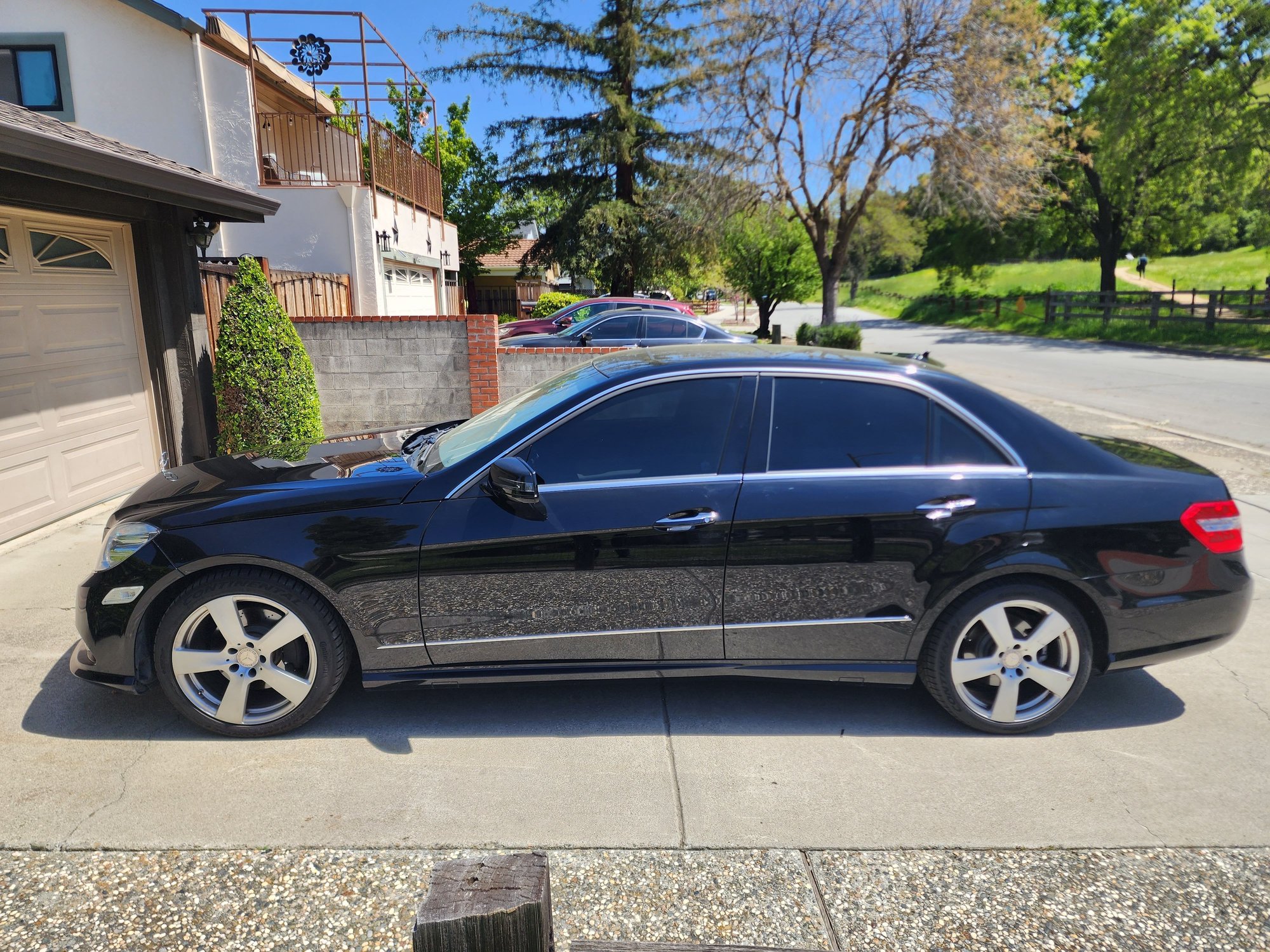 2010 Mercedes-Benz E350 - Mercedes E350 2010 - Used - VIN WDDHF5GB2AA197583 - 86,500 Miles - 6 cyl - Sedan - Black - San Jose, CA 95119, United States