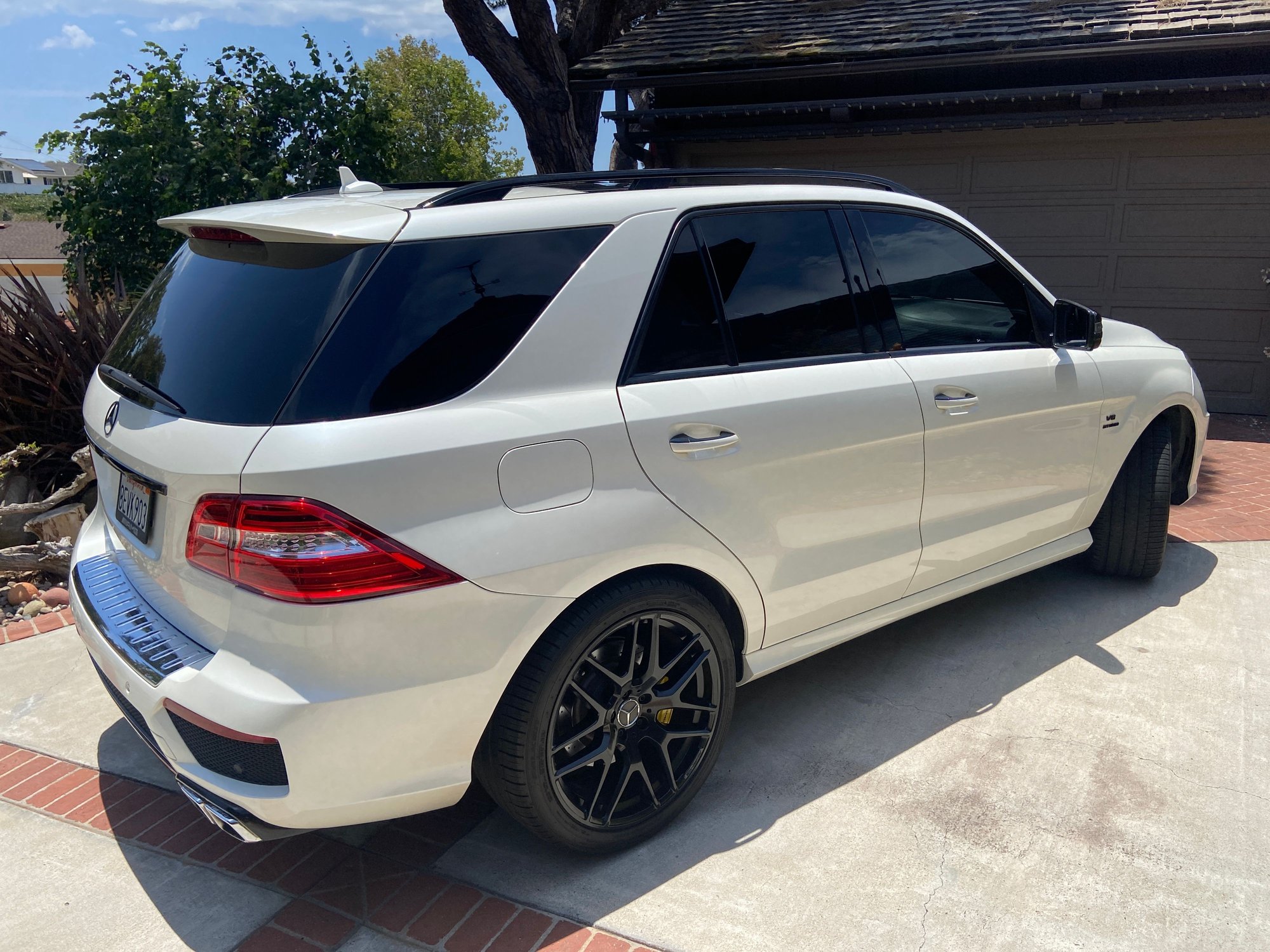2013 Mercedes-Benz ML63 AMG - 2013 P30 Designo ML63 AMG - Used - VIN 4JGDA7EBXDA240959 - 73,000 Miles - 8 cyl - AWD - Automatic - SUV - White - Denver, CO 80207, United States