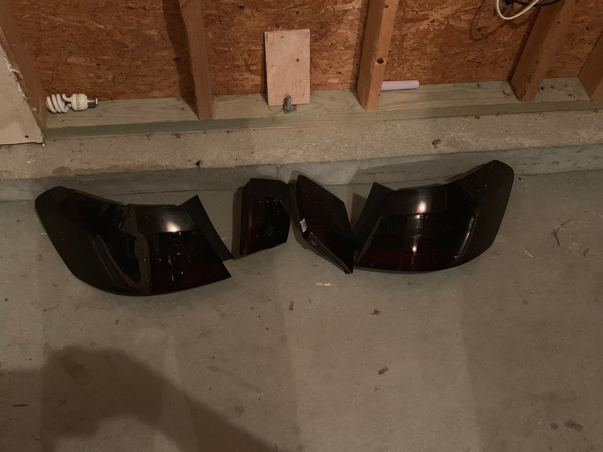 Lights - 10-12 w212 sedan tinted OEM taillights - Used - 2010 to 2012 Mercedes-Benz E350 - Wichita, KS 67207, United States