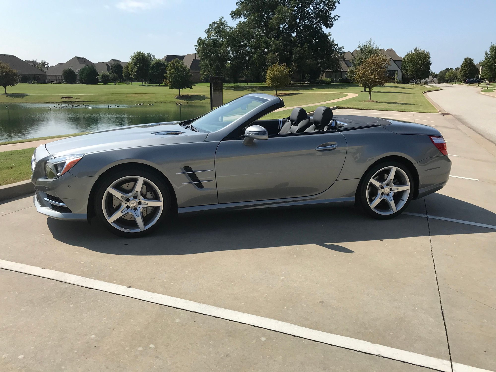 2013 Mercedes-Benz SL550 - 2013 SL550 - Used - VIN Wddjk7da3dfo14543 - 12,400 Miles - 8 cyl - 2WD - Automatic - Convertible - Silver - Tulsa, OK 74133, United States