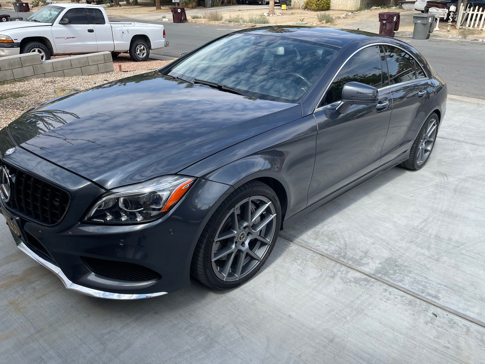 2015 Mercedes-Benz CLS550 - Mercedes Benz 2015 W218 CLS550 RWD 9speed auto Gray-M Black leather very clean - Used - VIN WDDLJ7DB9FA149370 - 59,200 Miles - 8 cyl - 2WD - Automatic - Sedan - Black - Yucca Valley, CA 92284, United States