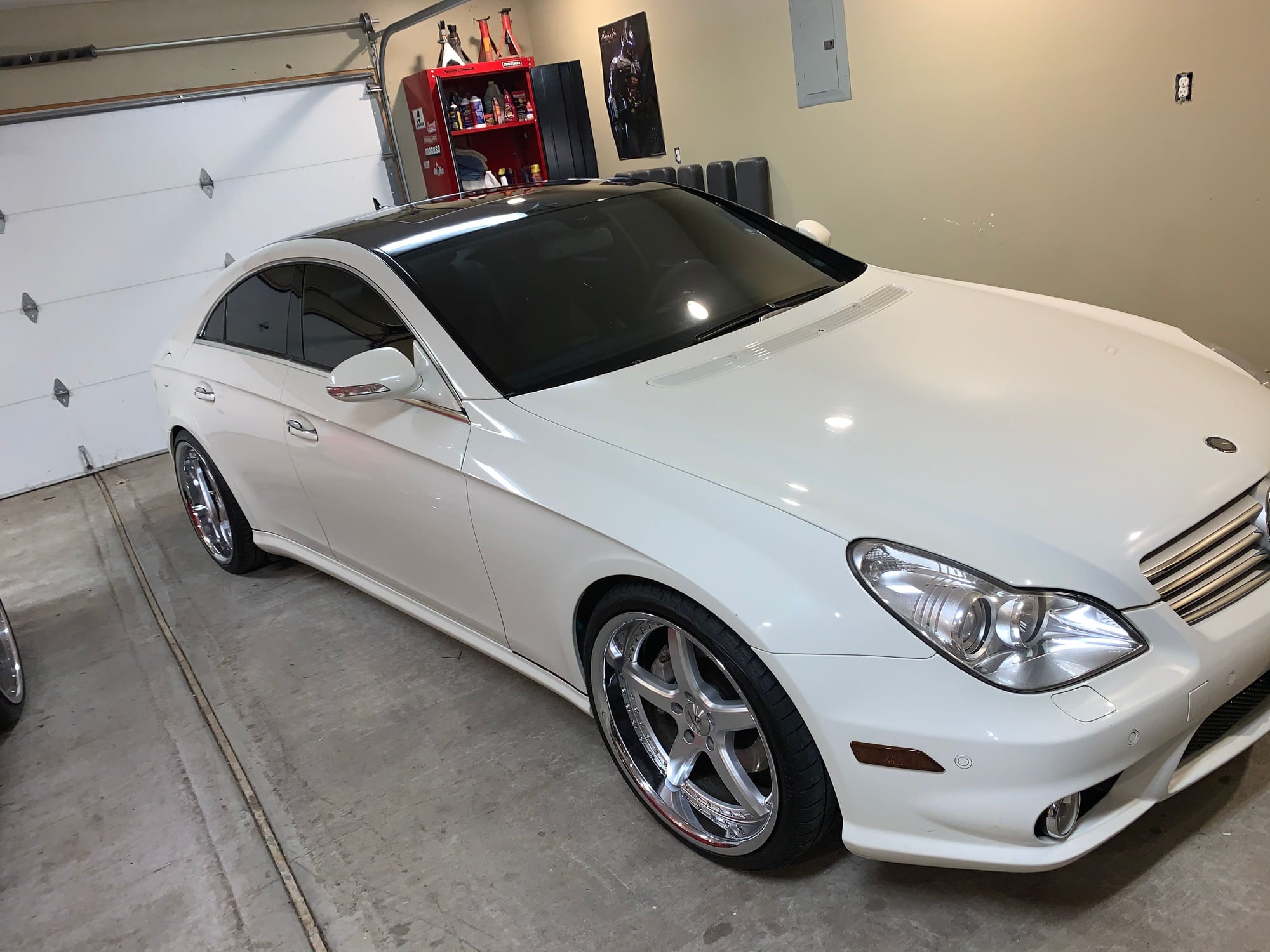 2007 Mercedes-Benz CLS550 - 07 CLS 550 AMG sport package - Used - VIN WDDJ72X37A097528 - 106,386 Miles - 8 cyl - 2WD - Automatic - Sedan - White - St Louis, MO 63113, United States