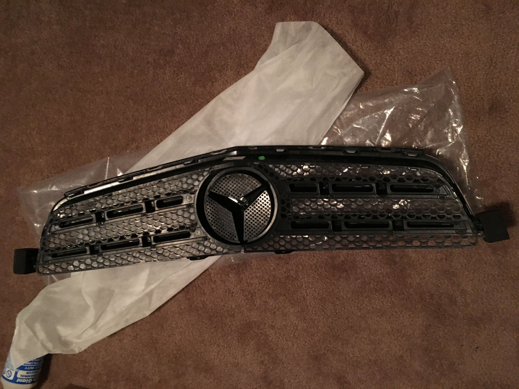 Exterior Body Parts - 2009-2011 C63 AMG Front Grille - Used - 2009 to 2011 Mercedes-Benz C63 AMG - Charlotte, NC 28211, United States