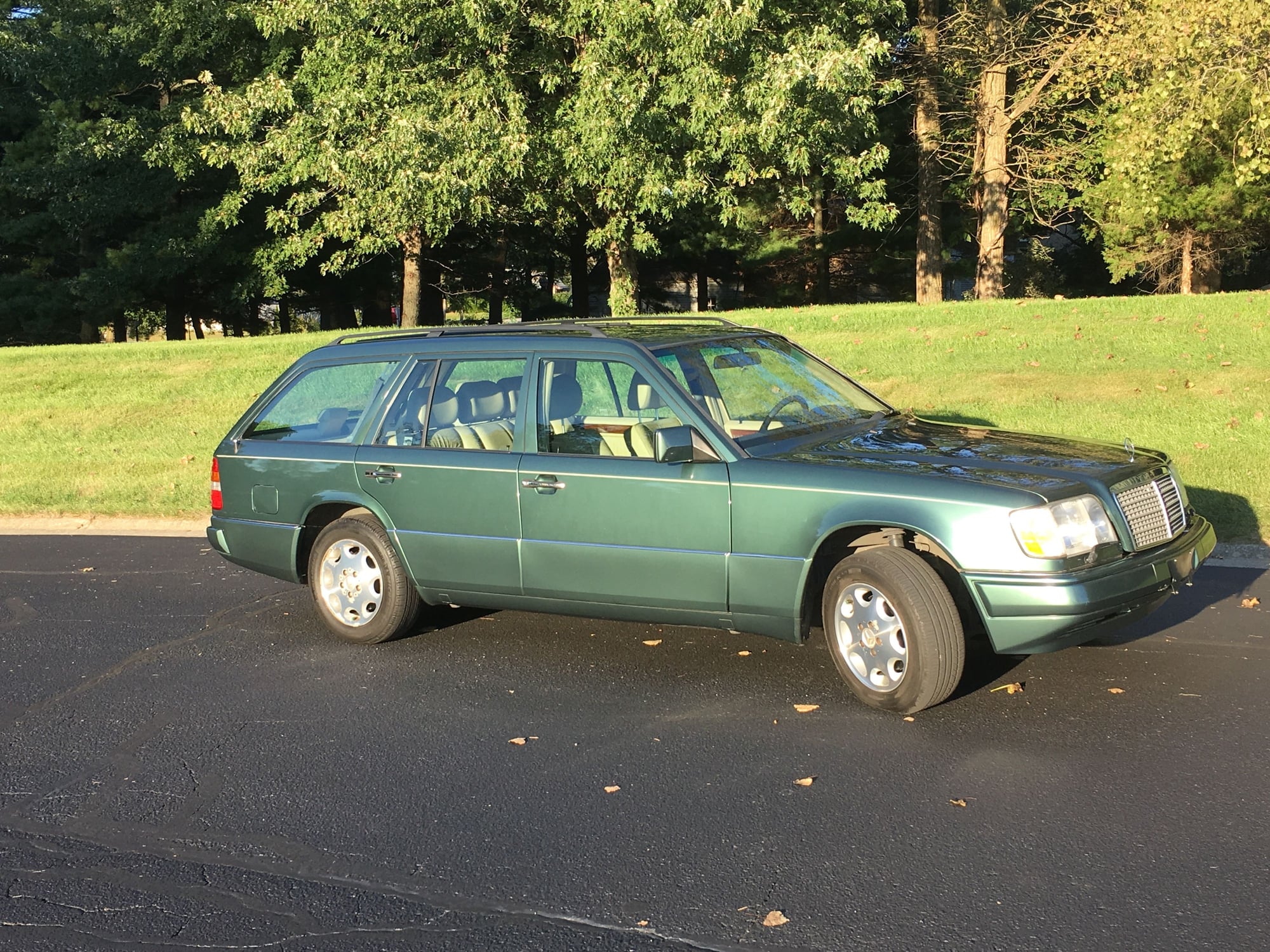 1995 Mercedes-Benz E320 - 1995 E320 W124 Wagon Great Shape Chicagoland $3,900 - Used - VIN WDBEA92E3SF332500 - 127,036 Miles - 6 cyl - 2WD - Automatic - Wagon - Other - Griffith, IN 46319, United States