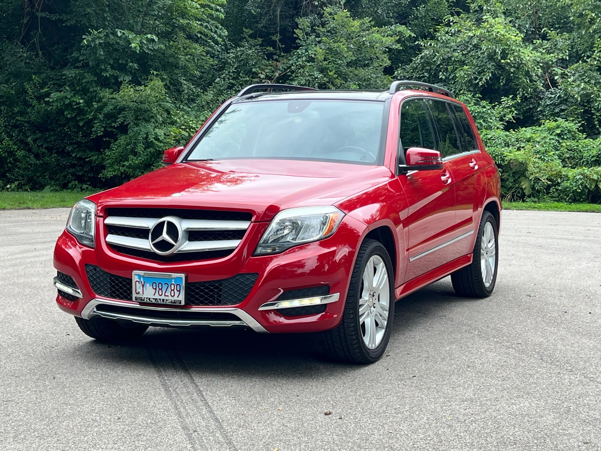 2013 Mercedes-Benz GLK350 - 2013 Mercedes Benz GLK350 4Matic - Used - VIN WDCGG8JB8DG064500 - 91,900 Miles - 6 cyl - 4WD - Automatic - SUV - Red - Libertyville, IL 60048, United States