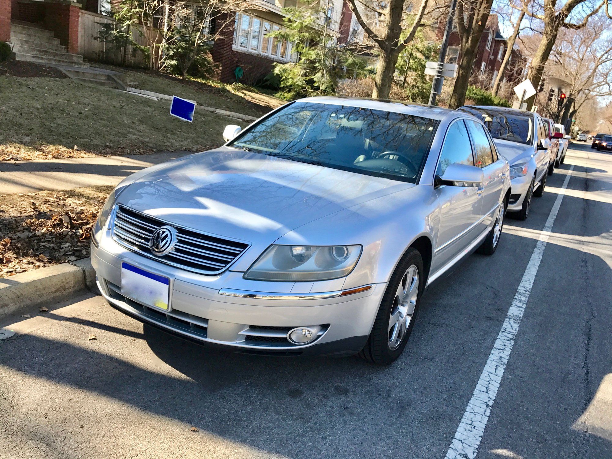 2004 Volkswagen Phaeton - Very rare 2004 Volkswagen Phaeton V8 @ 86940 miles - Used - VIN WVWAF63D548009787 - 86,940 Miles - 8 cyl - 4WD - Automatic - Sedan - Silver - Evanston, IL 60202, United States