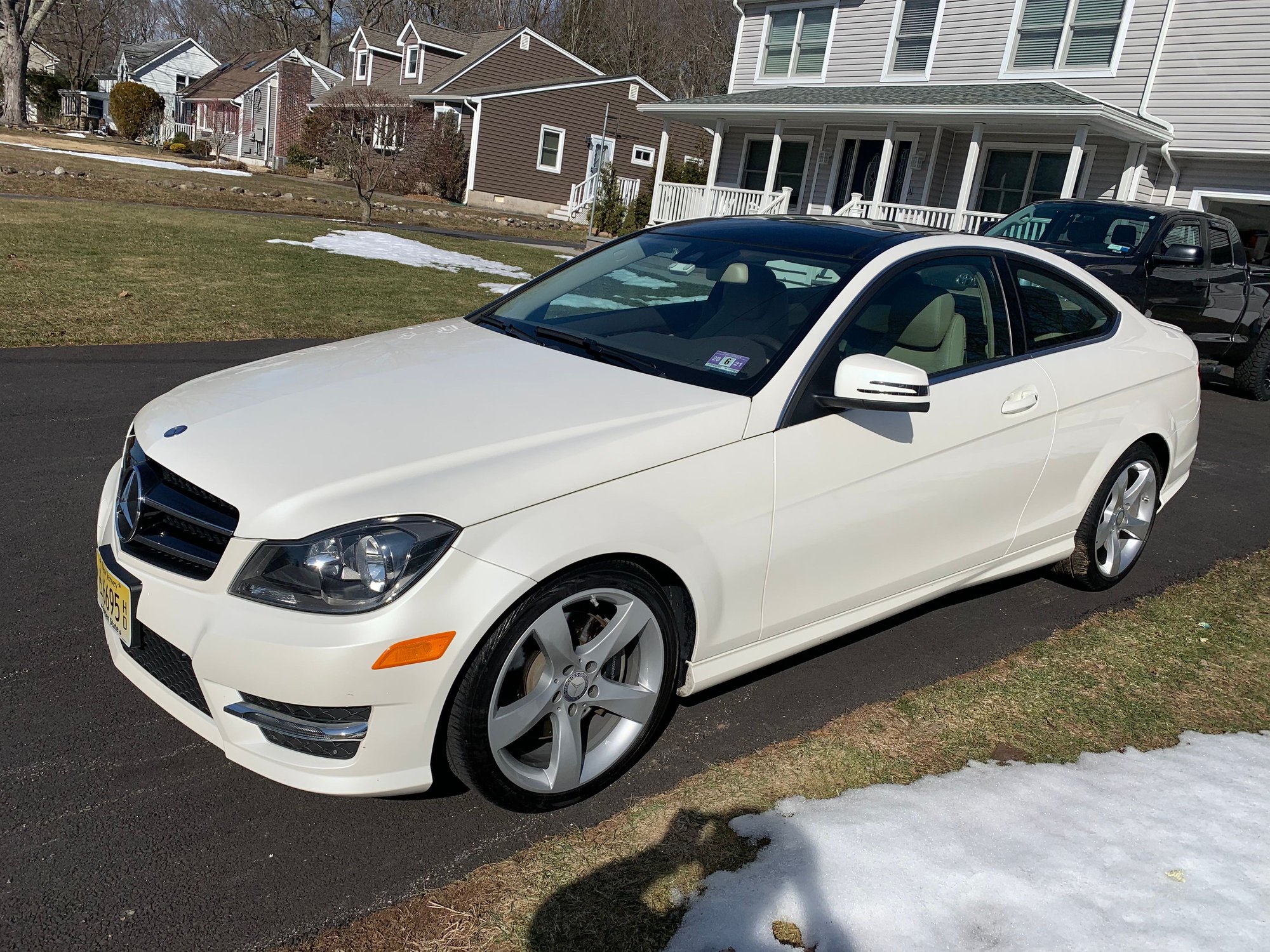 2014 Mercedes-Benz C350 - 2014 WHITE/TAN C350 Coupe 4MATIC - FULLY LOADED - OO - 37,500 MILES (Highway) - NJ/NY - Used - VIN WDDGJ8JB1EG283040 - 37,500 Miles - 6 cyl - AWD - Automatic - Coupe - White - Blauvelt, NY 10913, United States