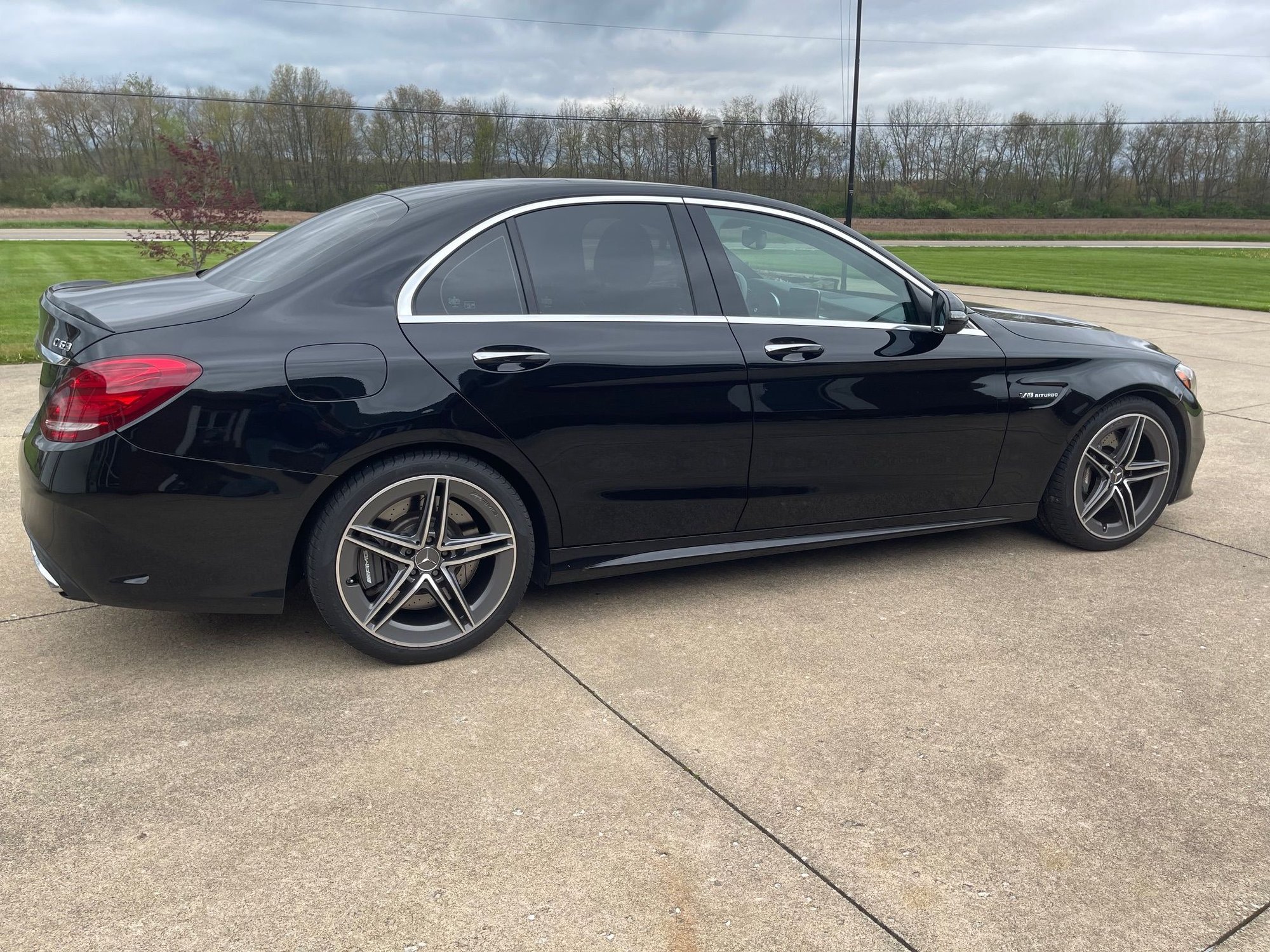 2017 Mercedes-Benz C63 AMG - 2017 Mercedes C63 AMG W205 - Used - VIN 55SWF8GB1HU221780 - 45,000 Miles - 8 cyl - 2WD - Automatic - Sedan - Black - Beach City, OH 44608, United States
