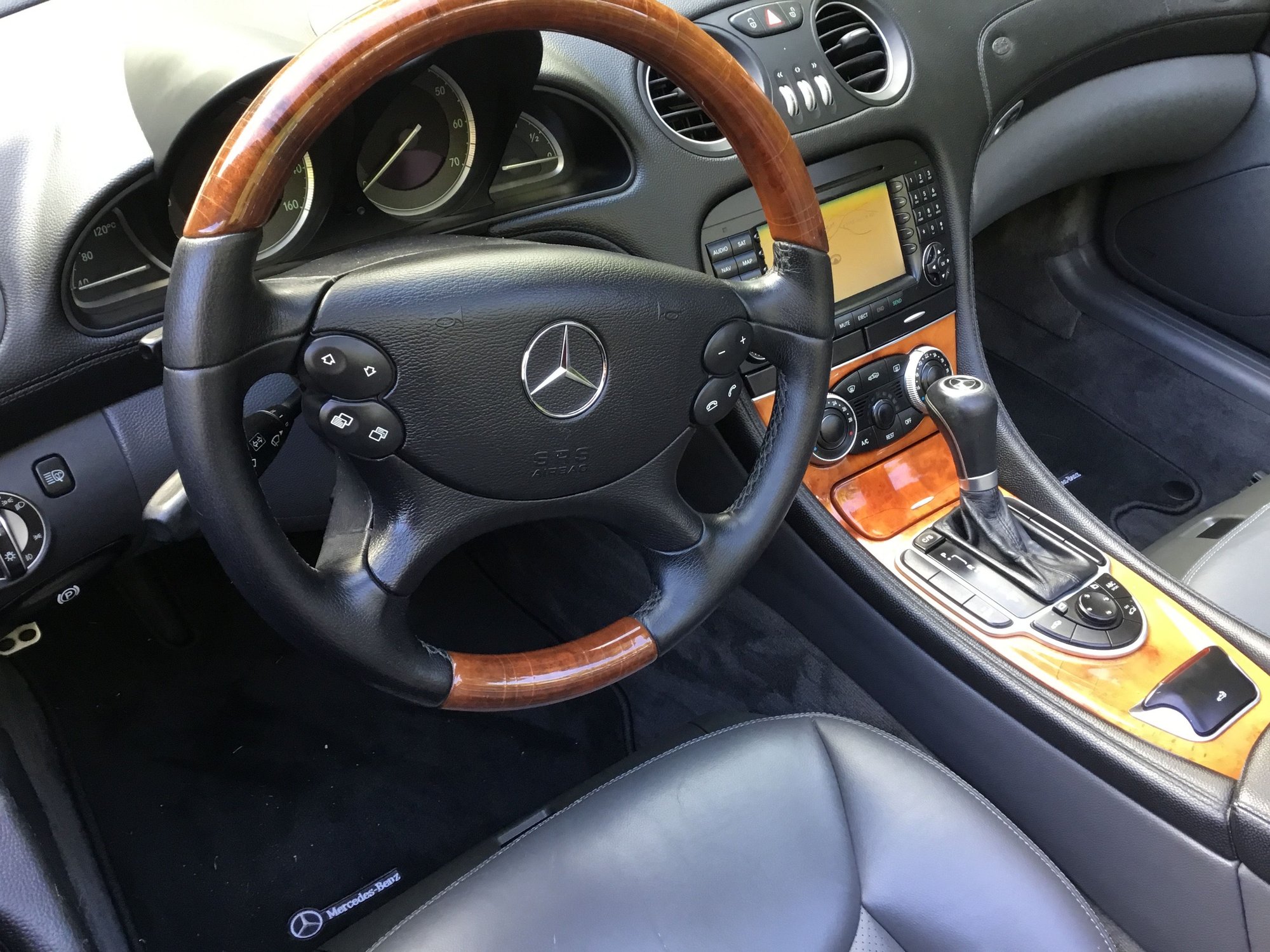 2006 Mercedes-Benz SL500 - 2006 Mercedes Benz SL500 in great condition - Used - VIN WDBSK75F16F109354 - 173,000 Miles - 8 cyl - 2WD - Automatic - Convertible - Black - Dartmouth, MA 02747, United States