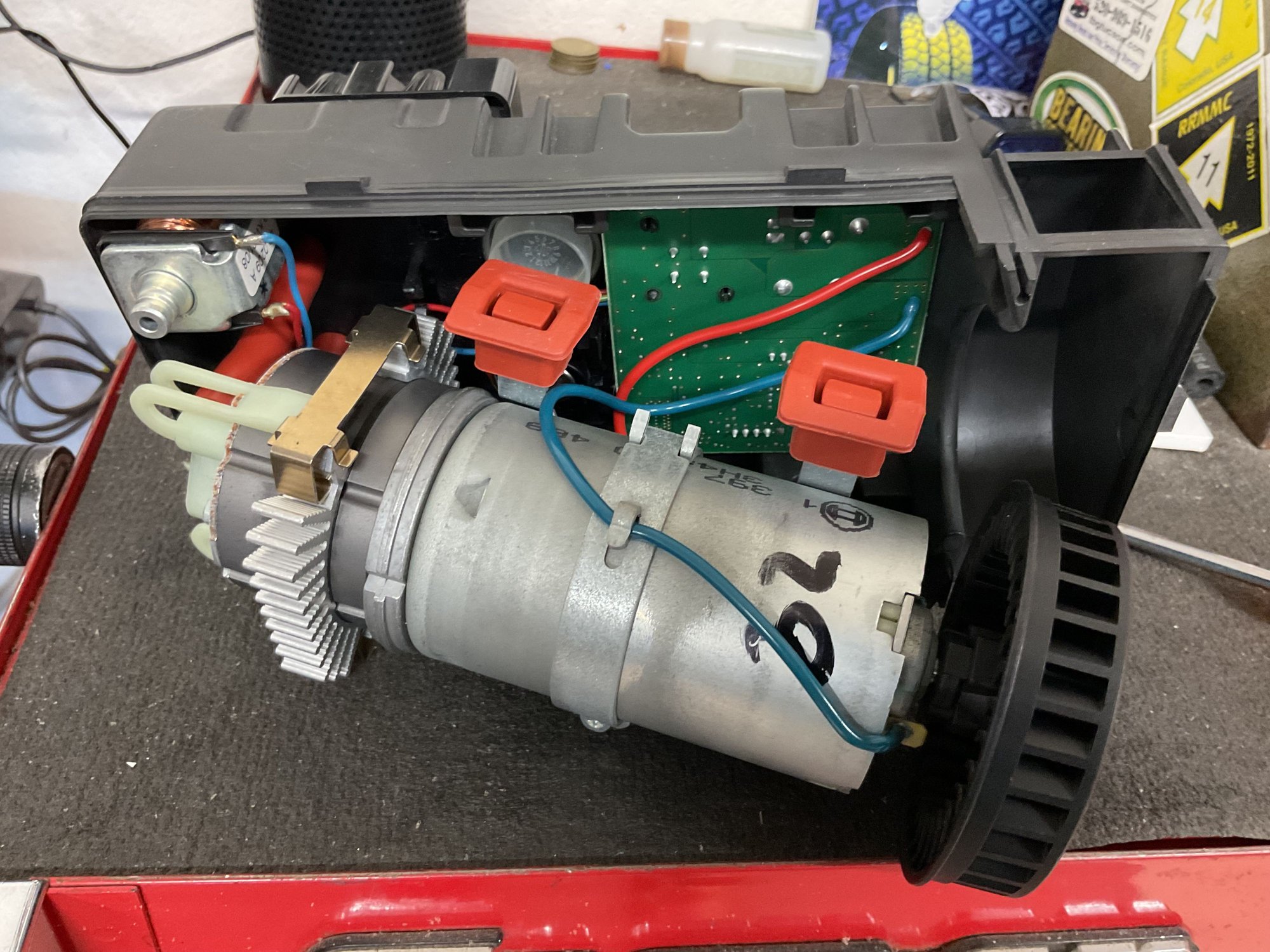 Dead dynamics seat pump