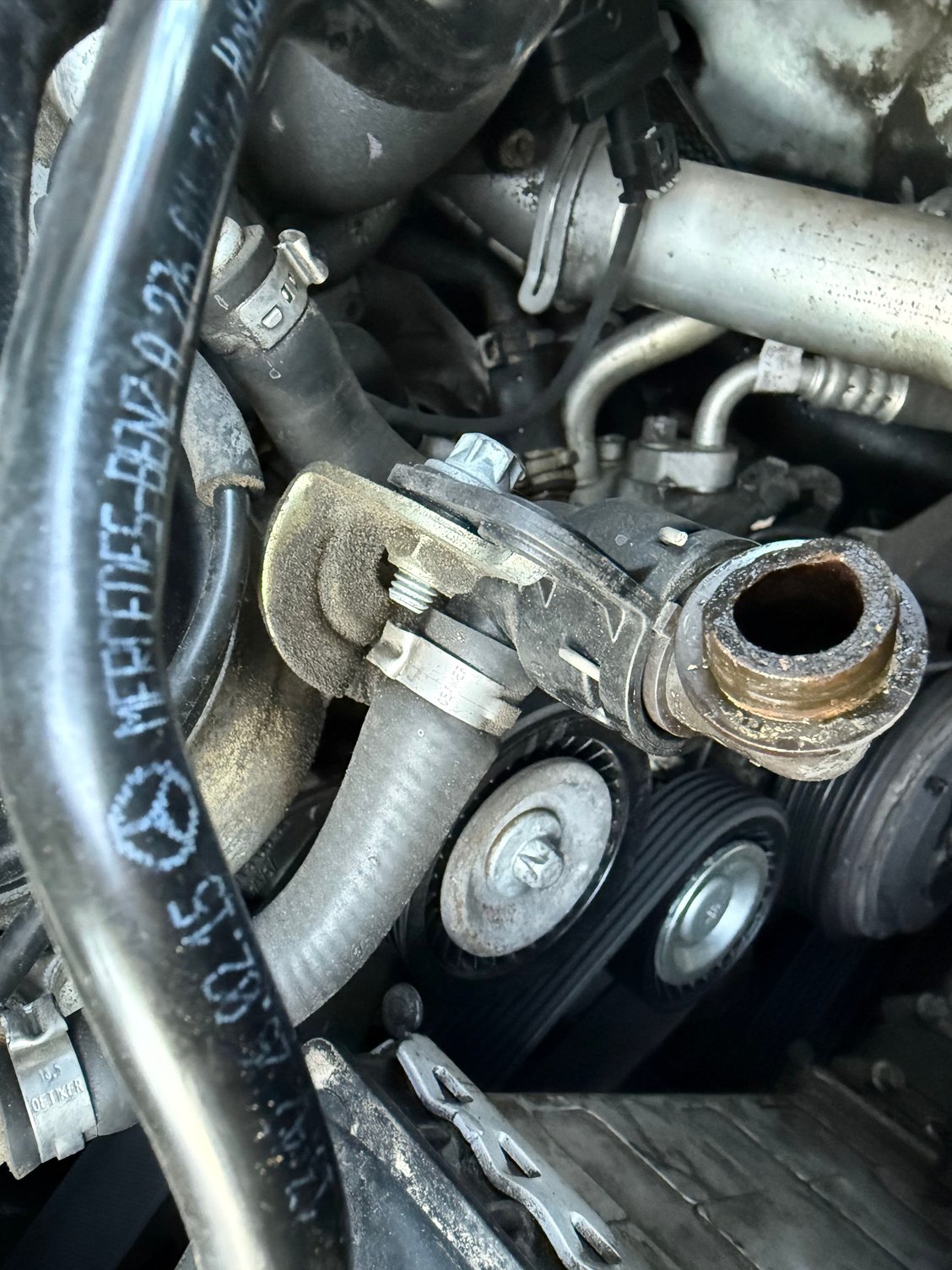 Elbow connector still housed in OG position 