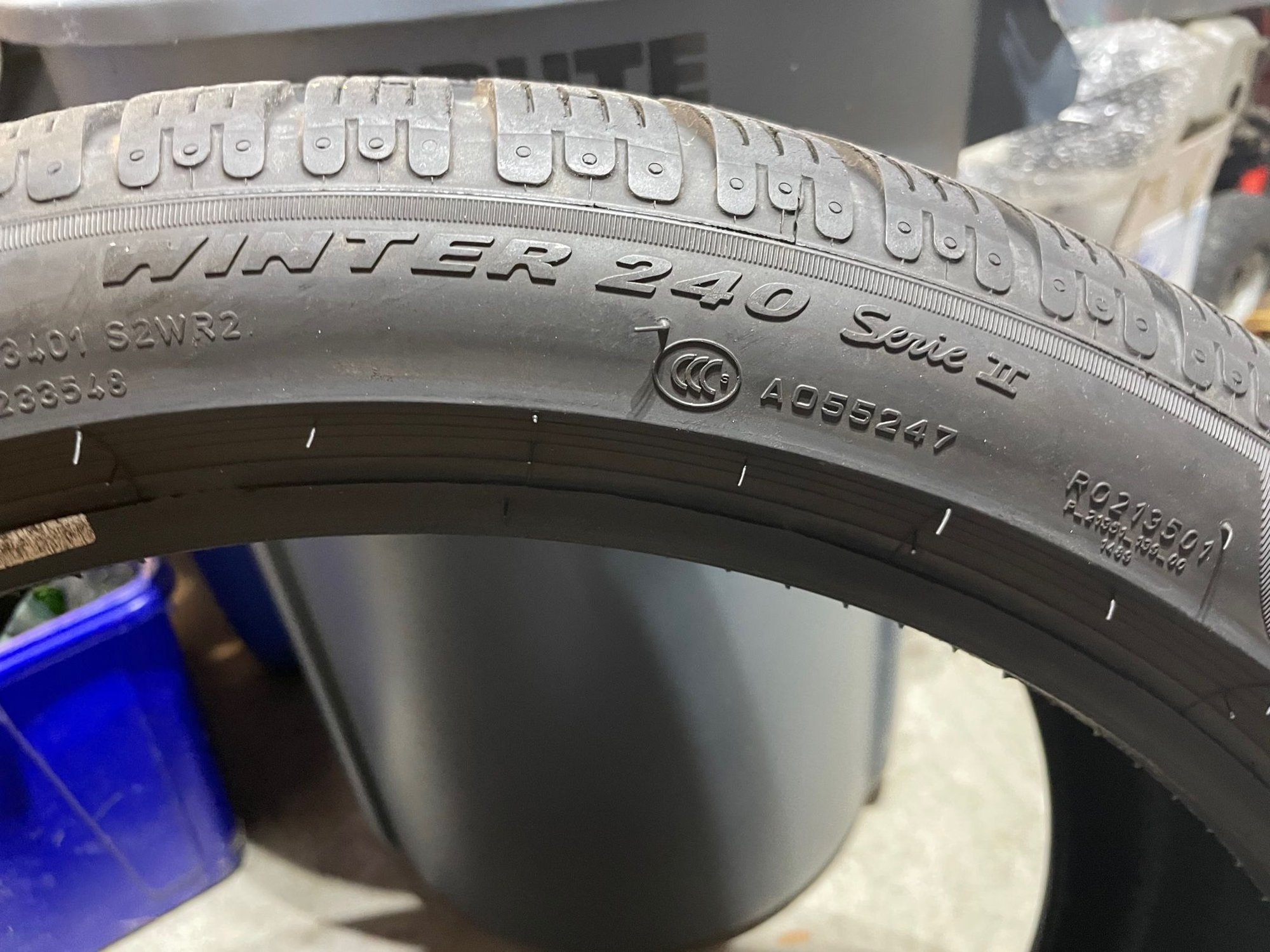 Wheels and Tires/Axles - Pirelli SottoZero Winter 240 Tires for Sale. - Used - 2018 to 2021 Mercedes-Benz E63 AMG S - Burlington, ON L7P, Canada