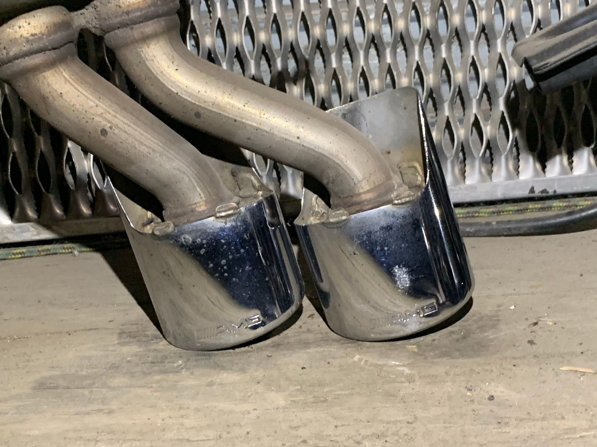 Engine - Exhaust - 2012 C63 Coupe rear Mufflers - Used - 2009 to 2014 Mercedes-Benz C63 AMG - Bois-Des-Filion, QC J6Z4S9, Canada