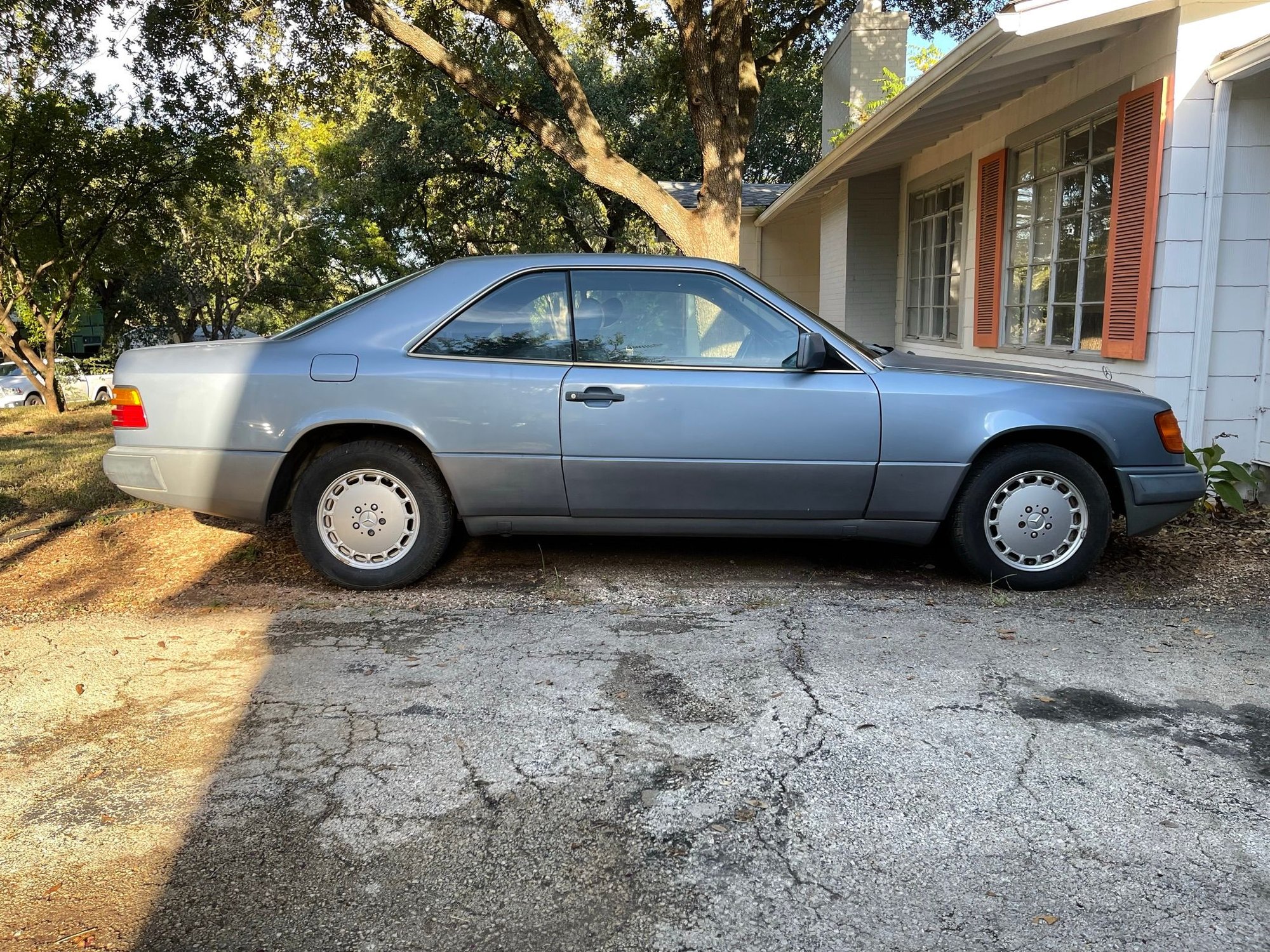 1988 Mercedes-Benz 300CE - 1988 Mercedes Benz 300 CE - Project Car - Mechanic's Special - Used - VIN WDBEA50D6JA781832 - 138,000 Miles - 6 cyl - 2WD - Automatic - Coupe - Blue - San Antonio, TX 78209, United States