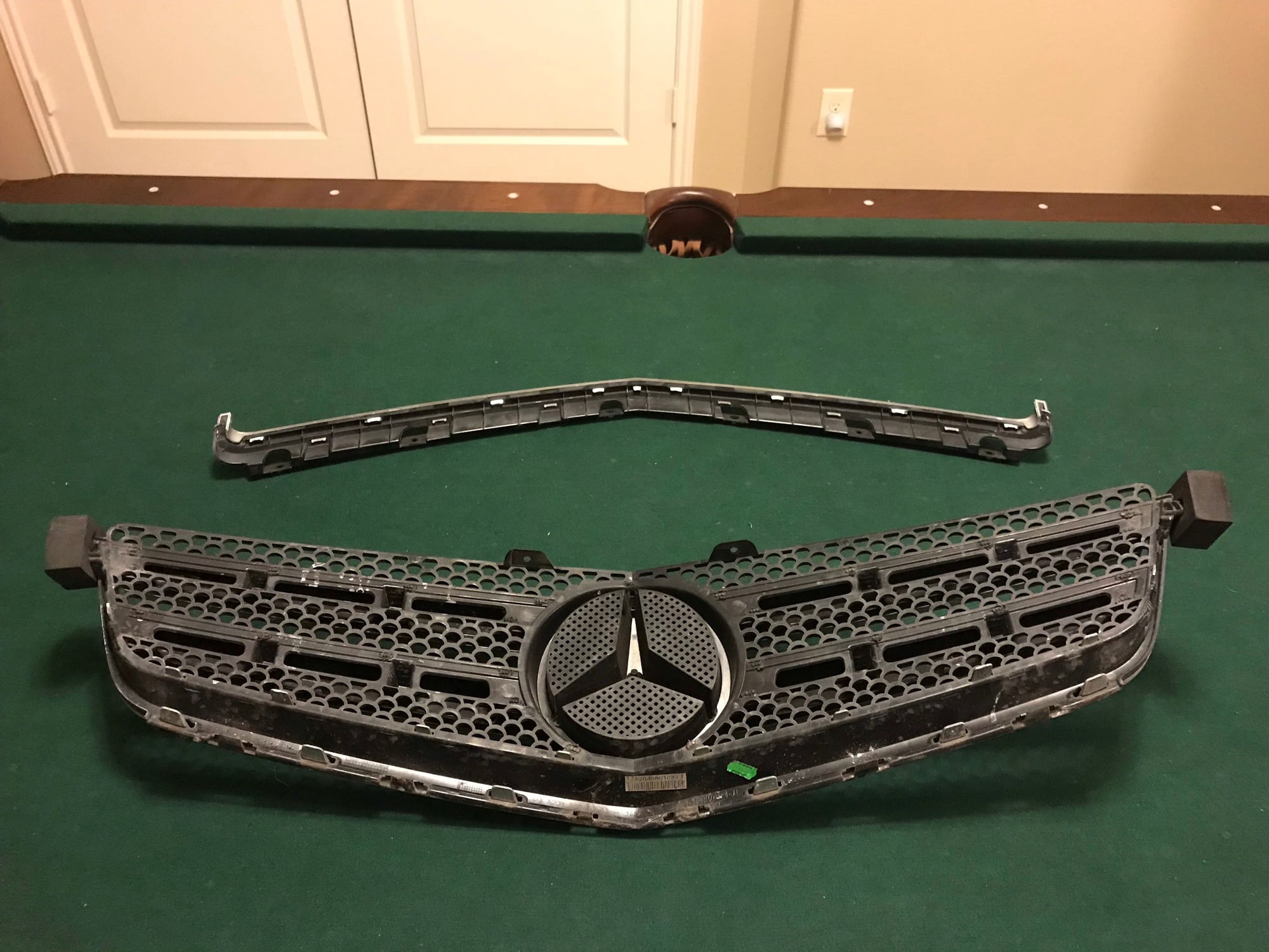 Exterior Body Parts - Mercedes 2008-2011 C-Class C63 Grille - W204 OEM - Used - 2008 to 2011 Mercedes-Benz C63 AMG - Houston, TX 77002, United States