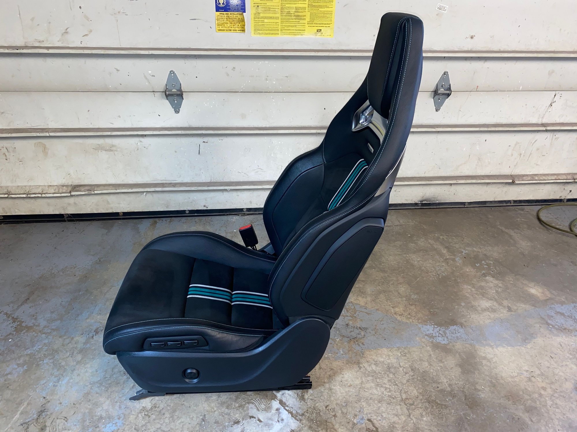 Interior/Upholstery - Mercedes Performance AMG Recaro Sport Edition Set of Front Seats - Used - 0  All Models - Hartford County, CT 06032, United States