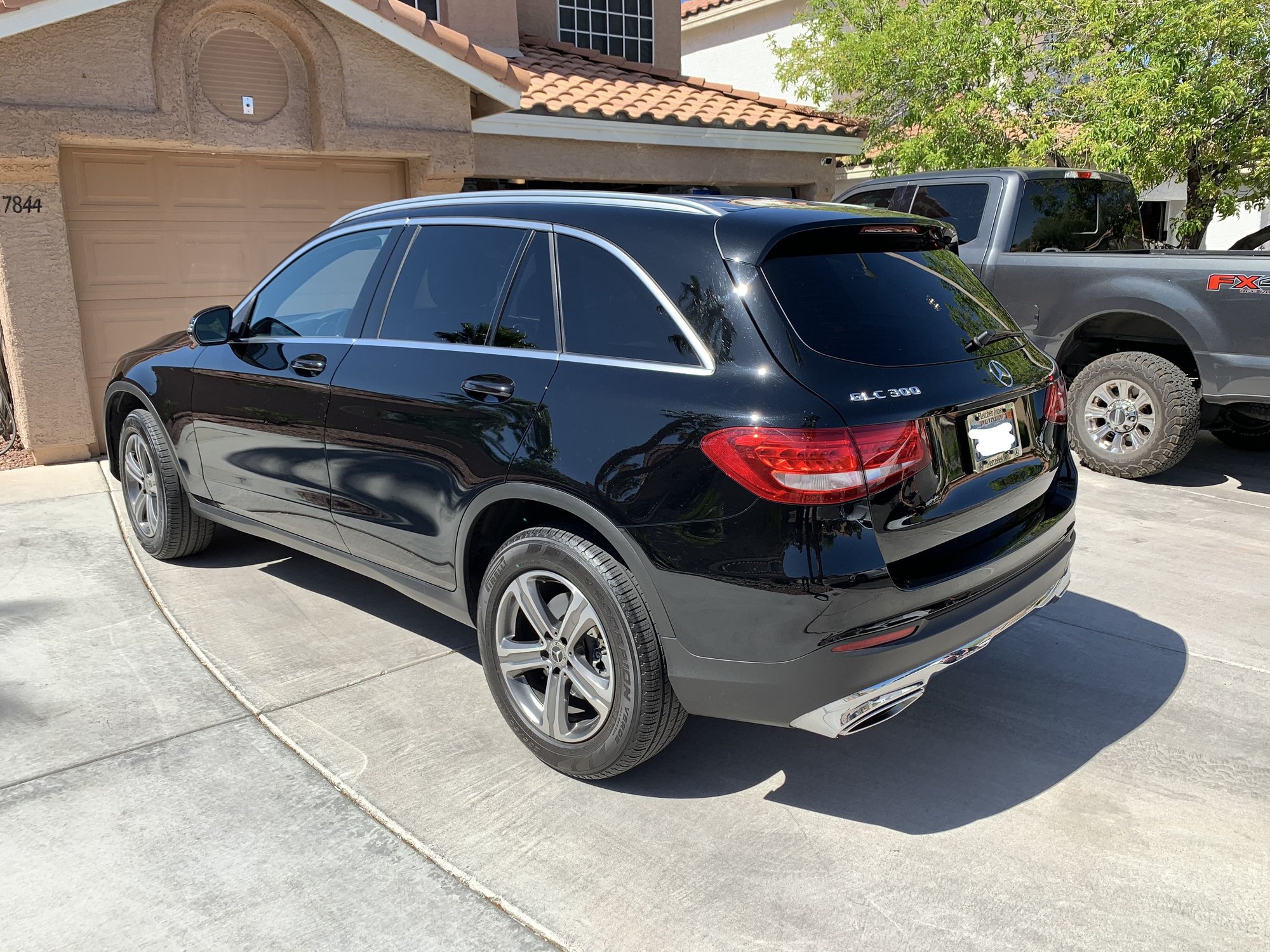 2018 Mercedes-Benz GLC300 - 2018 Mercedes GLC 300 *Mint Condition* - Used - VIN WDC0G4JB4JV082767 - 32,176 Miles - 4 cyl - AWD - Automatic - SUV - Black - Las Vegas, NV 89147, United States