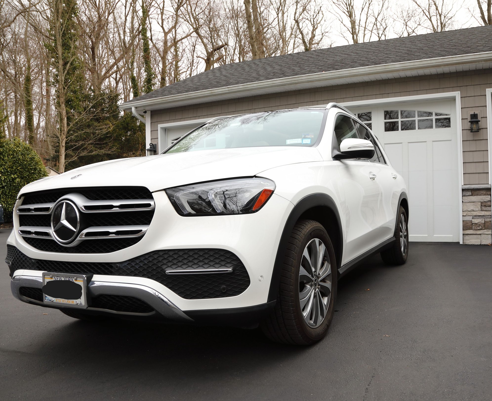 2020 Mercedes-Benz GLE450 - FS: 2020 Mercedes GLE 450 4matic Has Mercedes extended warranty until March 2026 - Used - VIN 4JGFB5KB8LA218665 - 64,229 Miles - 6 cyl - AWD - SUV - White - Dix Hills, NY 11746, United States