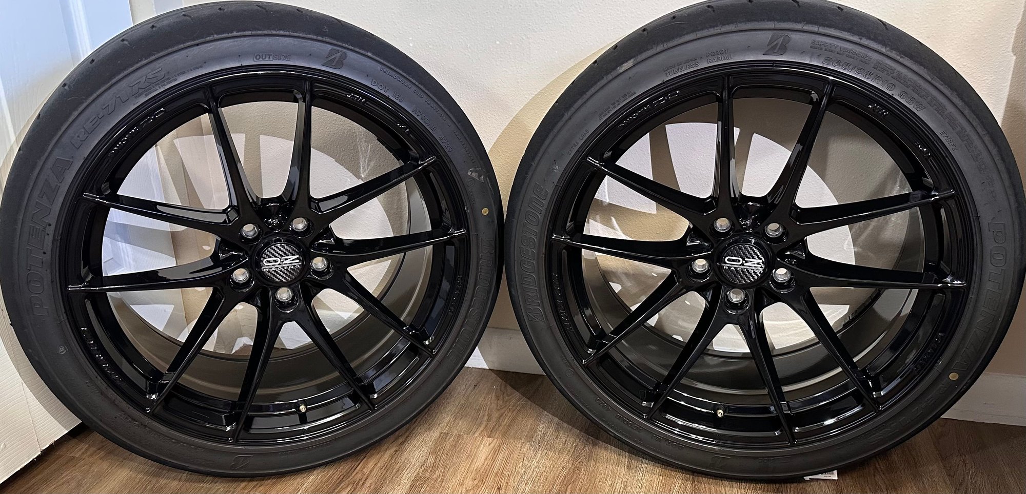 Wheels and Tires/Axles - C63S sedan OZ Leggara and bridgestone RE71RS - Used - -1 to 2027  All Models - Fort Myers, FL 33901, United States