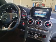 Dash with view of screen