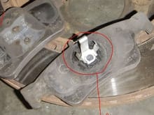 inner pad piston clip