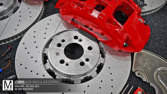 Close-up of the 6 POT caliper with the 400mm disc.