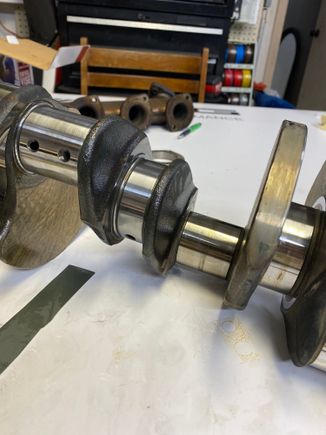 Before and after example of polishing the crankshaft journals, on the left is wet-sanded up to 1500 grit, with wd40, on the right is after being pulled from the engine and cleaned with gasoline and then citrus degreaser 