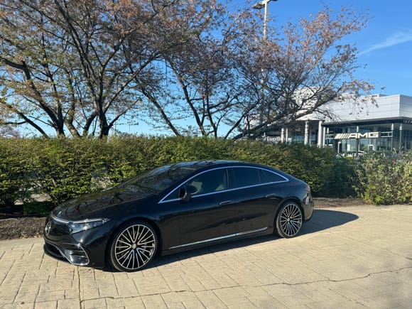 Greetings. My ‘23 EQS450+. Lowering links, spacers, 22” staggered S-Class replicas, tinted, debadged, some chrome blacked out, Sundown Audio subs. Goal was to make it look OEM+. U know, what Benz would offer if they cared about an EV being sexy 😂