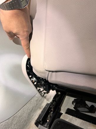This exposes one of two screws that is holding the trim piece to the seat frame. This screw is hard to remove because the seat backrest covers it. I don’t have a tool to get to it so I removed the air bag assemble. It’s really easy and I show it in the following steps. 