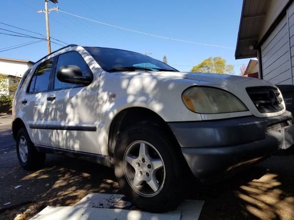 1998 Mercedes-Benz ML320 - 98 ML320 with Low Miles - Used - VIN 4JGAB54E9WA004645 - 137,743 Miles - 6 cyl - AWD - Automatic - SUV - White - Escondido, CA 92025, United States